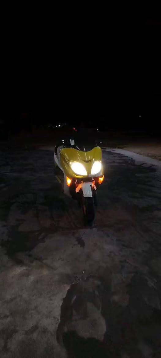 فورزه 08
عميه كرستال دراجه كامله عوزها بس جويتر 
سعرها 400 مكاني ناصريه لشراي 
يراسني او ينتصل ***********
