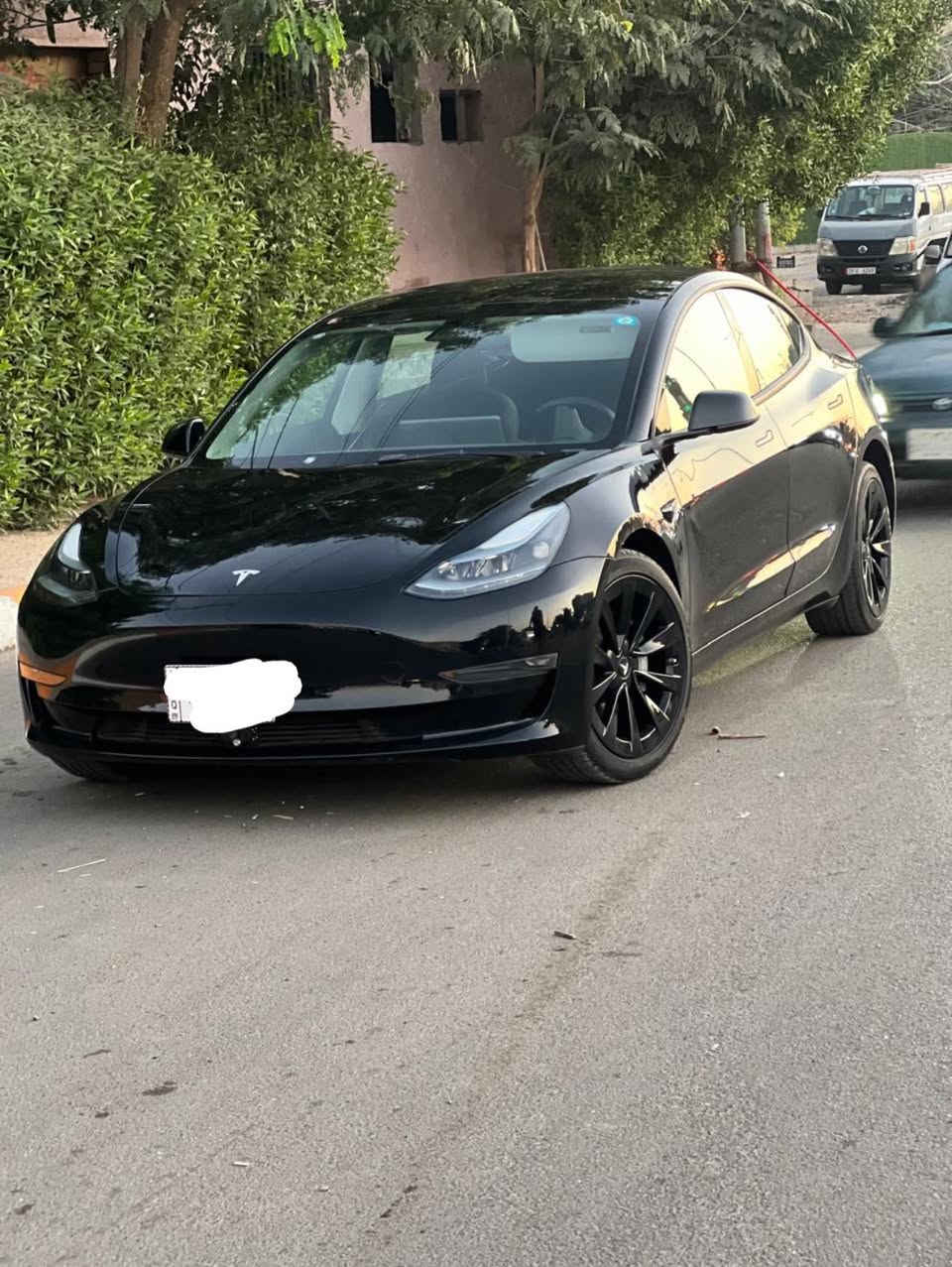 السلام عليكم 
⚡ للبيع: تيسلا موديل 3 (Tesla Model 3 Dual Motor 2023) ⚡
المواصفات والحالة التفصيلية:
رقم بغداد 
• الموديل: 2023
• الفئة: Dual Motor (دفع رباعي - AWD)
• المسافة المقطوعة: 33,000 كم فقط
• حالة البودي والضرر:
• 3 قطع صبغ.
• تعديل على البارد بالجاملغ  الأيسر (جهة السايق).
• الإيرباكات: سليمة 100% (بدون إيرباك).
• الحالة الفنية:
• السيارة أونلاين ومربوطة على تطبيق تيسلا الرسمي .
• نظيفة جداً وميحتاج لها أي صرف نهائياً.
📞 للتواصل والمكان:
• المكان: بغداد
• رقم التواصل: 
***********
