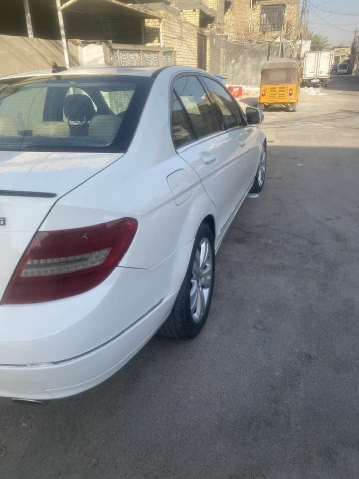 سلام عليكم 
مارسدس C300 موديل 2008 بغداد باسمي سعر 90$ 
هاتف ***********
