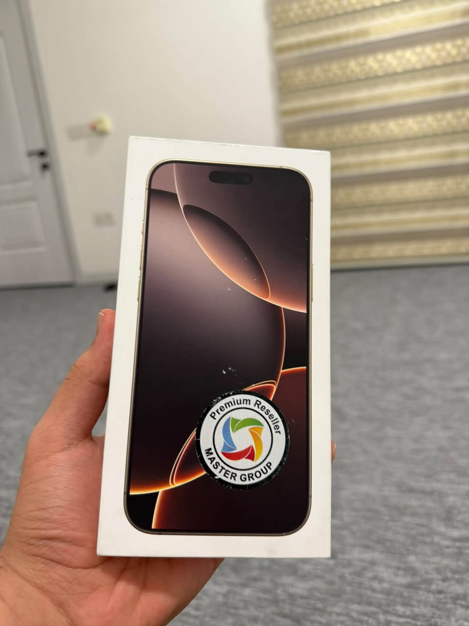 السلام عليكم IPHONE16pro max
جهاز جديد زلغ واحد ما بي غراض كامله ما بي اي نقص 
++راس شاحنه اصلي ويا ضمان ماستر
ملاحظات الجهاز 
256
لون دزيرت تيتانيوم
تك سيم 
نموذج M
عربي شرق اوسط 
بطاريه 90
شرط ولا جلخ ما بي
الجهاز يجي ويا 10 كفرات وكيبل الاصلي+كيبل هم اصلي شركةزينه كلش 
السعر 1400
***********

نص مكتوب في الصور:
- 77 8:17 حالة البطارية عادية حالة البطارية تعمل بطارية iPhone هذه على النحو المتوقع. حول البطارية والضمان... الحد الأقصى للقدرة 90% هذا قياس لقدرة البطارية مقارنة بقدرتها عندما كانت جديدة. قد تتسبب القدرة المنخفضة بتقليل ساعات الاستخدام بين عملية الشحن والأخرى. عدد الدورات 573 هذا هو عدد مرات استهلاك iPhone لقدرة البطارية. معرفة المزيد... تاريخ التصنيع تشرين الثاني 2024 أول استخدام آذار 2025