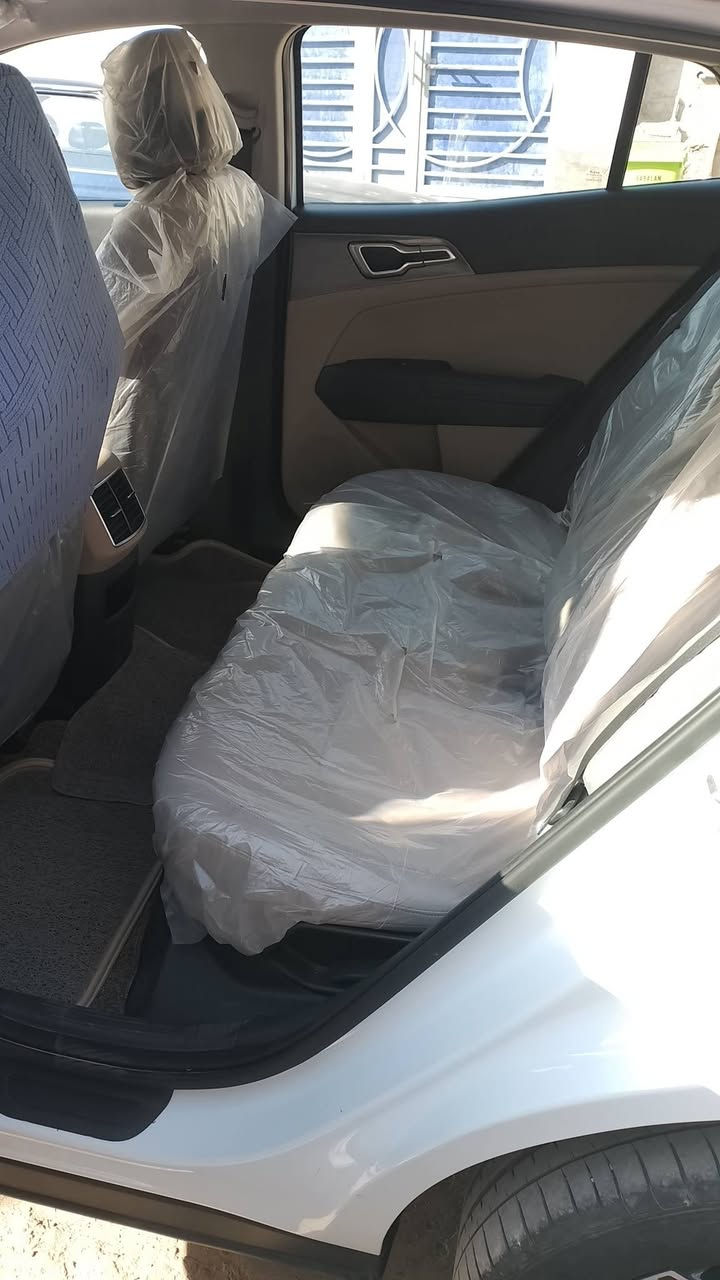 سلام عليكم.
سبورتج.25
خليجي مكفولة. محرك 2000 ماشية 19 الف. رقم بغداد. فول مواصفات عدا الفتحة. سعر قفل 230.  للاتصال ***********
