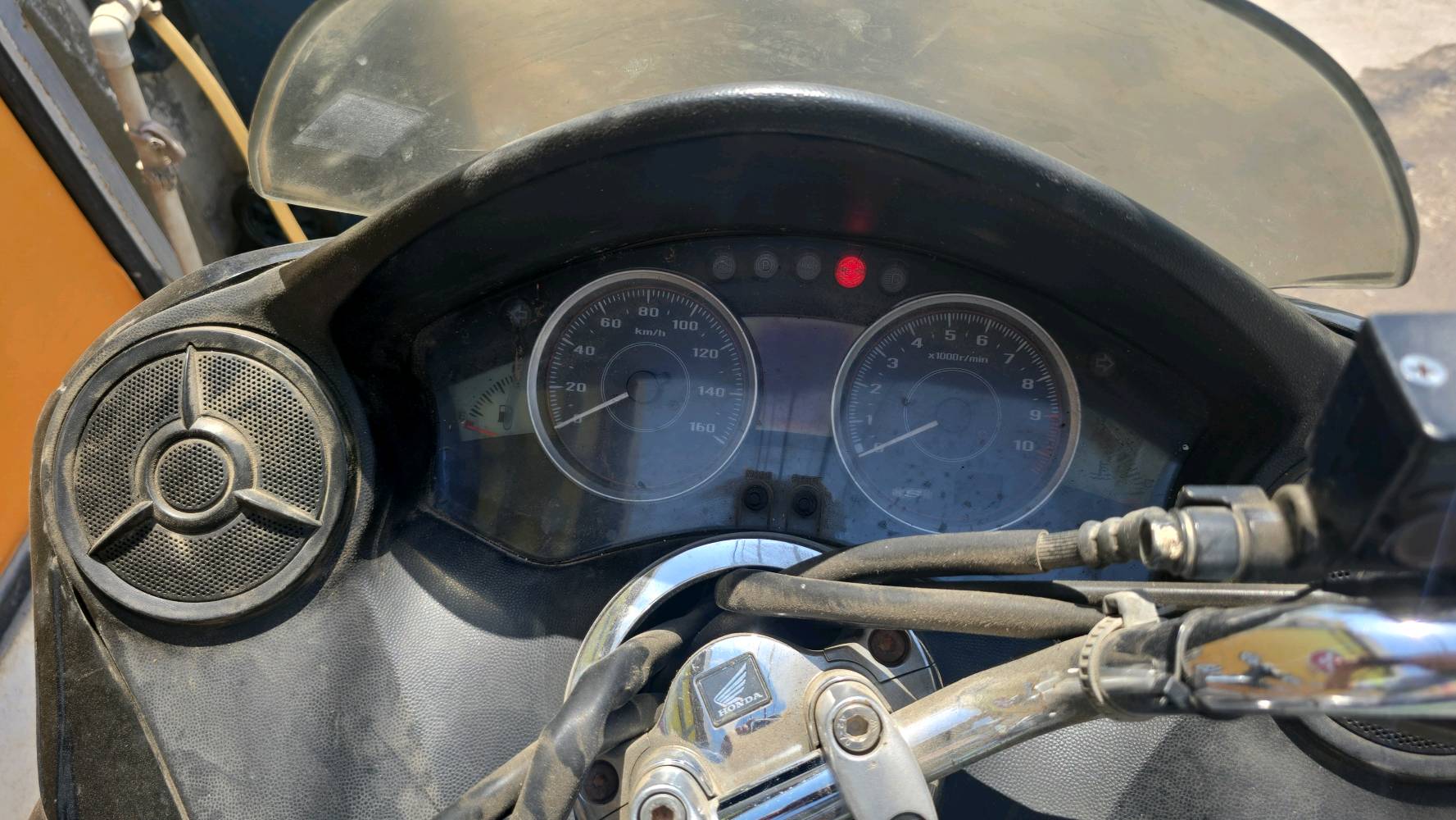 سلام عليكم 
 هوندا فورزا 010 S7  
غنية عن التعريف 
مواصفات 
ماكينة 250 cc 
بيها 7 كير و4 تحويلات 
كير شغال واوتوماتيك كامل 
ماكينة كبس مامفتوحة ابد 
كهربائيات شغال كامل 
هند بريك شغال 
ستاند حساس شغال  
تايرات جديدة 
بيها أوراق جمرك 
الدراجة خير من الله 
يحتاجلها شويت ترتيب 
الدراجة مابيها ايا عيب 
تواجد اربيل 
السعر 12ونص وبيها مجال لطيبين