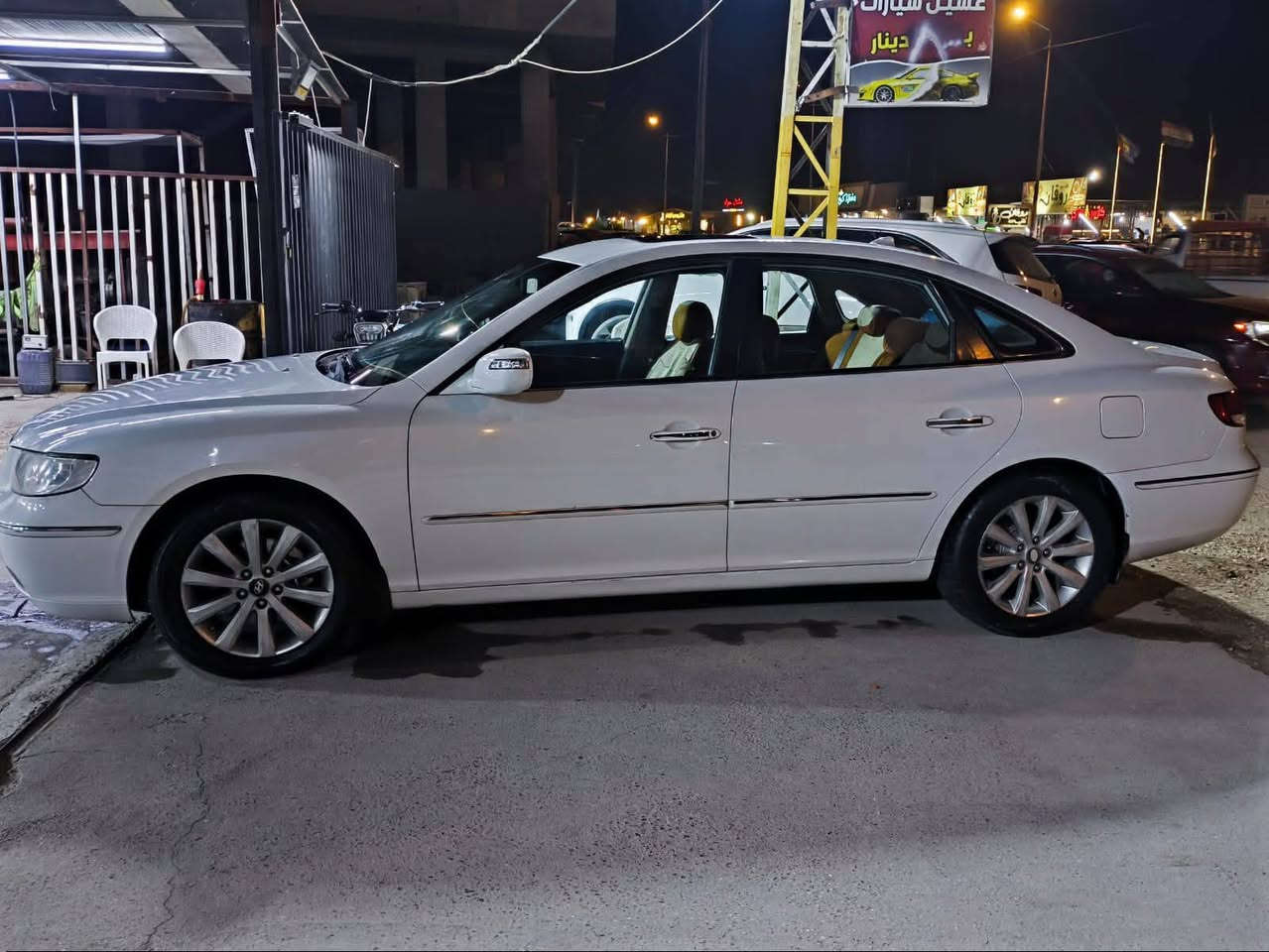 السلام عليكم. للبيع ازيرا موديل 2009 خليجي الكاصد مكفوله  من الضربه بيه فقط بارد وبيه سونار جاهزه السيارة رقم بغداد باسمي تحويل مباشر معروضه 110 مكانه الحلة المركز ***********
