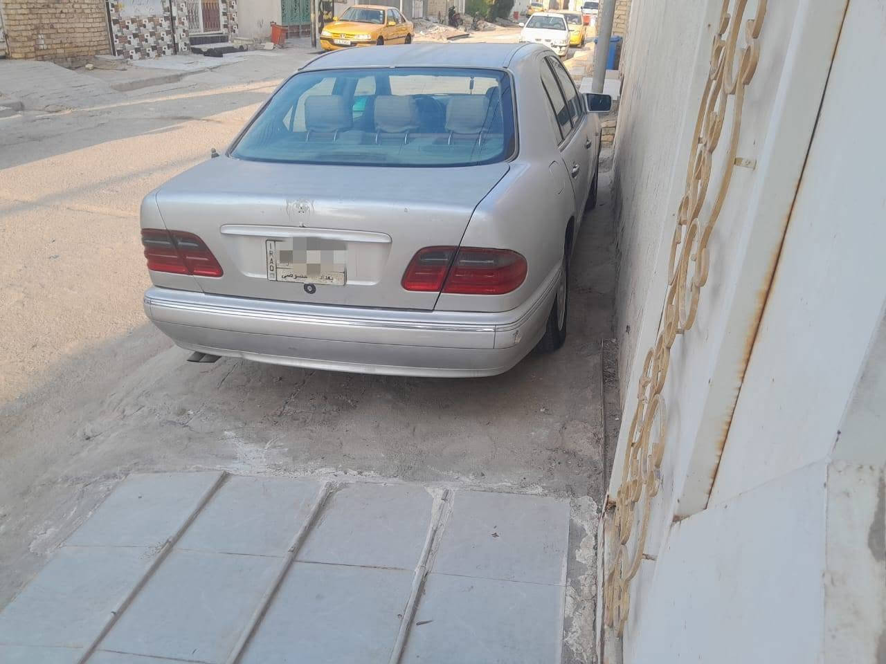 #للبيع
سياره مارسدس ام عيون موديل 96 محرك محور VVT سياره الصبغ جارد و السنويه صارله شهر من ساقطه و سياره بأسمي 
سعر السياره 60 بيها مجال قليل السياره موجوده بالعماره 
***********

