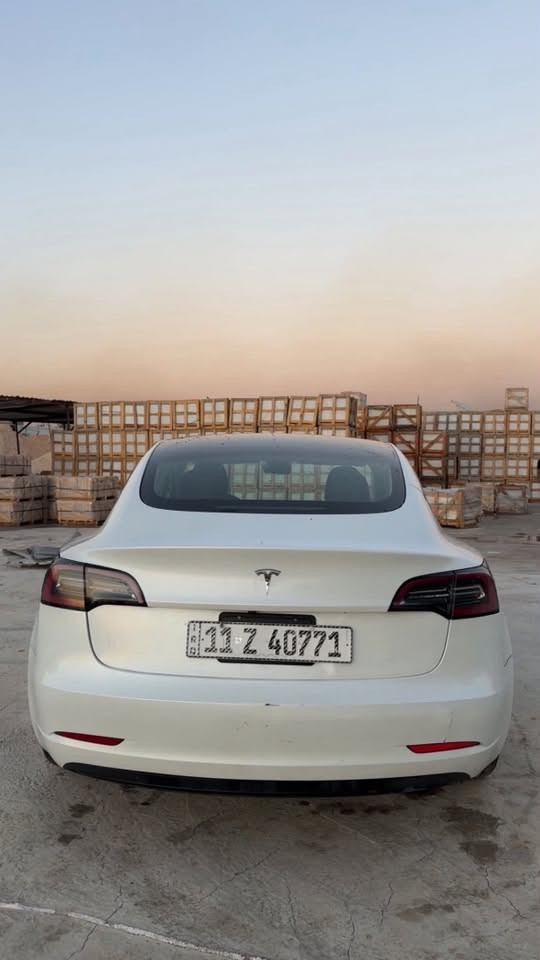 السلام عليكم
تيسلا مودل 3 تك ماطور 2023 
فول مواصفات🔥
السيارة نظيفة وميحتاجلهة مصرف 
بيهة بارد بالجاملغ الامامي كلش بسيط وبالصندوگ كذلك بارد جدا بسيط 
للتواصل *********** متوفر واتس اب🔥
