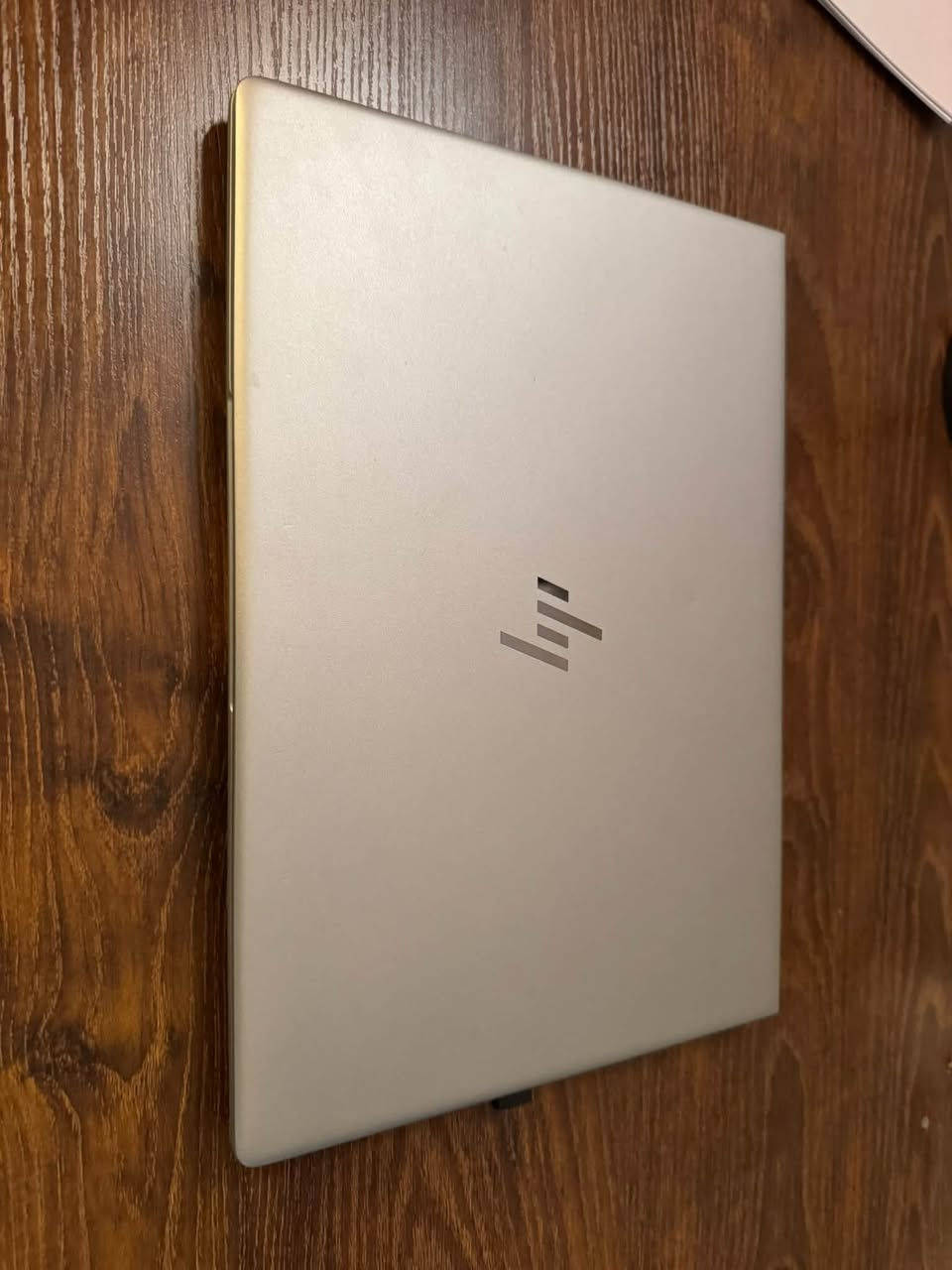 لابتوب hp Elitebook نظيفة جدا وغير داخلة تصليح ci5-8 ورام 8Gb وهارد 256ssd sata سريعة جدا السعر 350 الف للتواصل ***********
