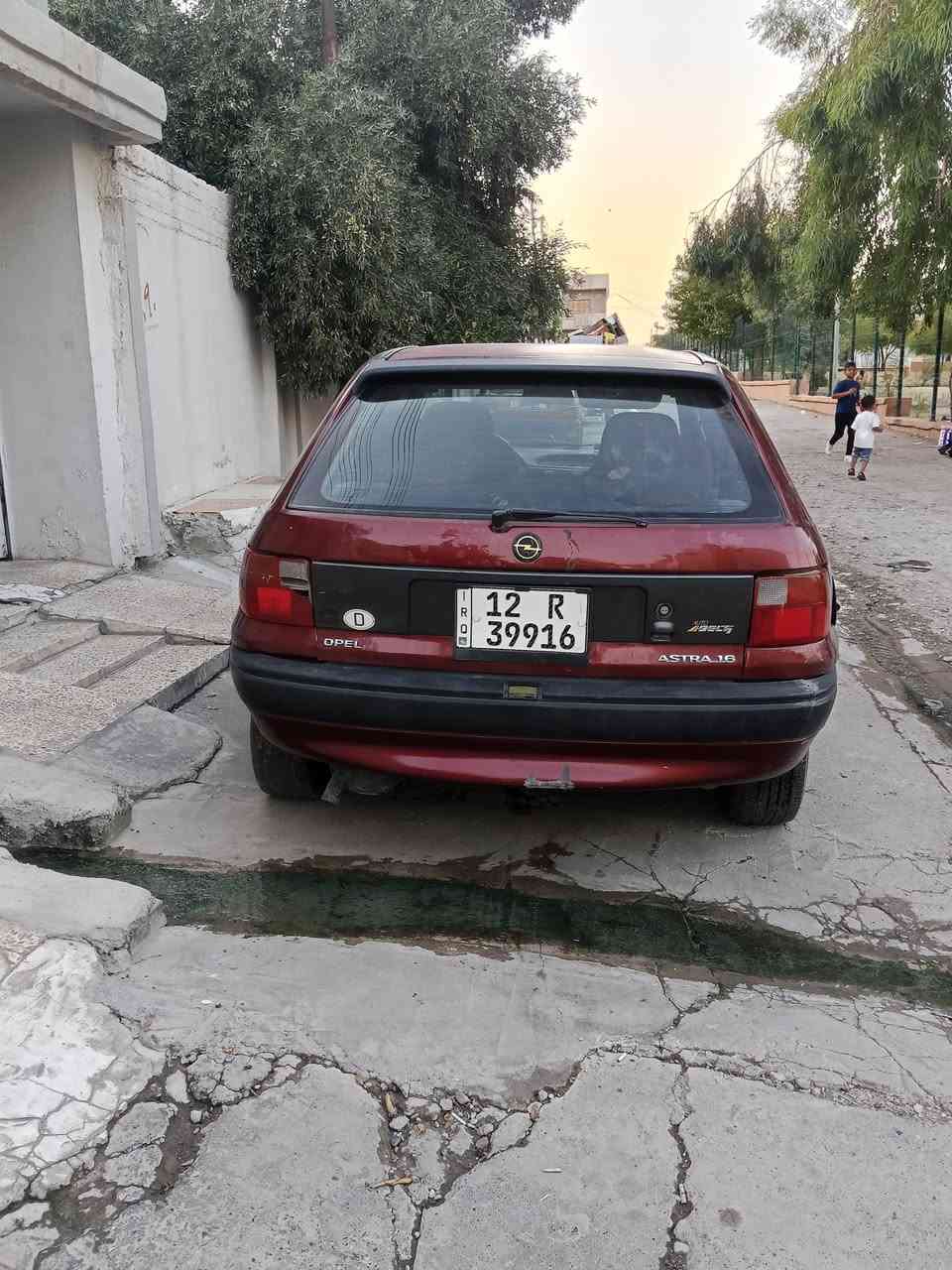 استرا حجم 16 بدون صبغ  رقم نينوى إنكليزي إني الشرعي محرك بداية نفخ بدون صرف سيارة جاهزه مال بيت السعر 35 وبيها مجال قليل الإتصال على الرقم ***********
