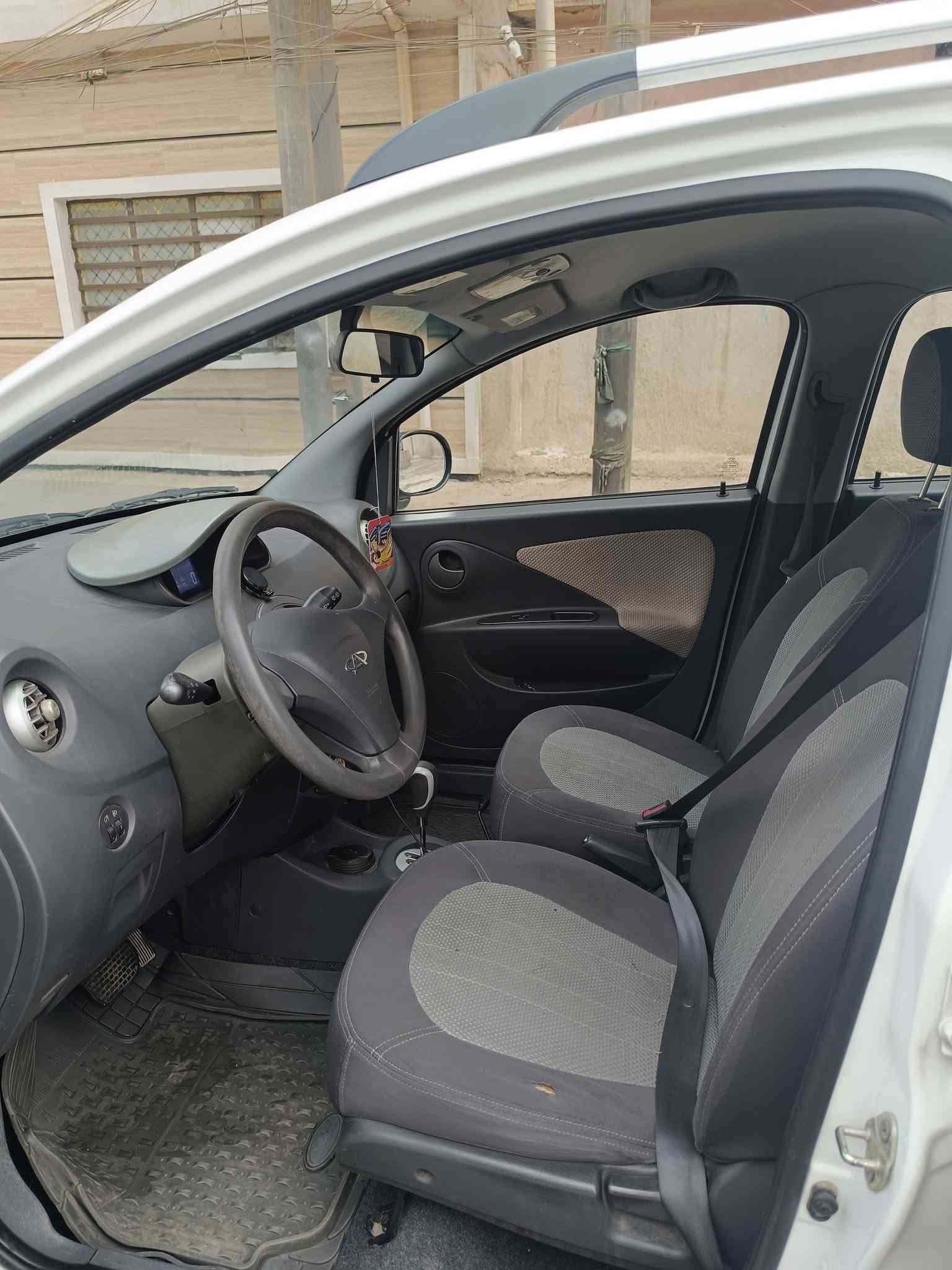 🚘 للبيع سيارة شيري X1
🔹 الموديل: شيري X1 2014
🔹 العداد: 47,000 كم فقط
🔹 الحالة: خالية من العيوب، والسيارة بحالة جيدة جداً
🔹 الملاحظة الوحيدة: فان التبريد يحتاج إلى تبديل فقط.
🔹 السعر: 50 ورقة 💵
🔹 يوجد مجال بسيط للمشتري الجاد

📞 للاستفسار والتواصل:
اتصال أو واتساب على الرقم:
***********

📍 البيع للجادين فقط، والمعاينة خير دليل على حالة السيارة.
