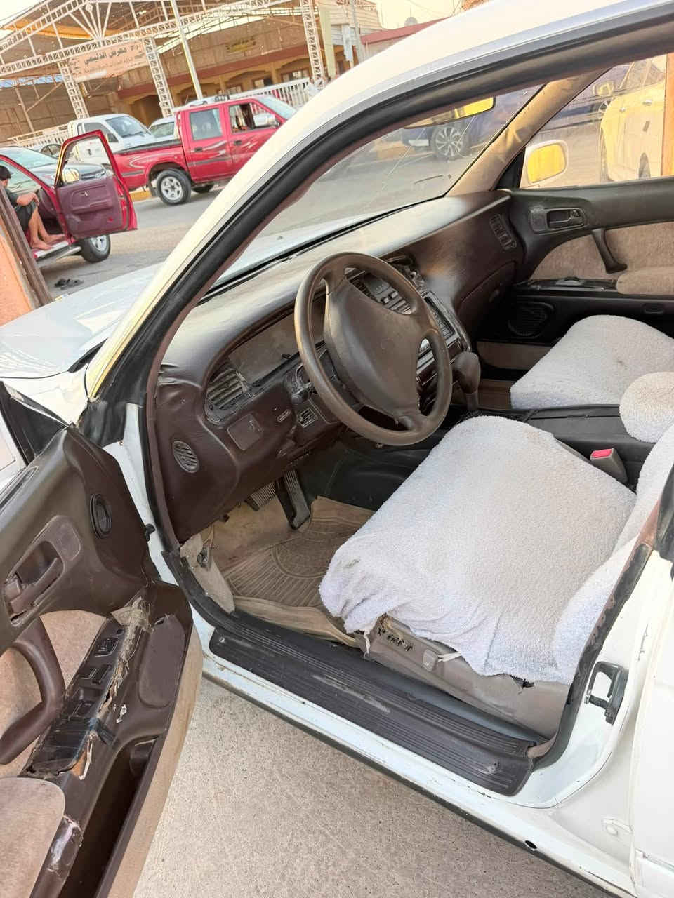 السلام عليكم للبيع بسعر مناسب جدا ب40
وبيها مجال 
بطه متصل للبيع لون ابيض موديل 1994
رقم كركوك مشروع وطني سنوية لغاية 2028
مكفولة من الكص ونقل الجثة والعيب الشرعي والاصوليات
مكينة وكير وحدادية  كهربائيات جاهزة
العنوان صلاح الدين (بيجي)
السعر. 40 
***********
***********
