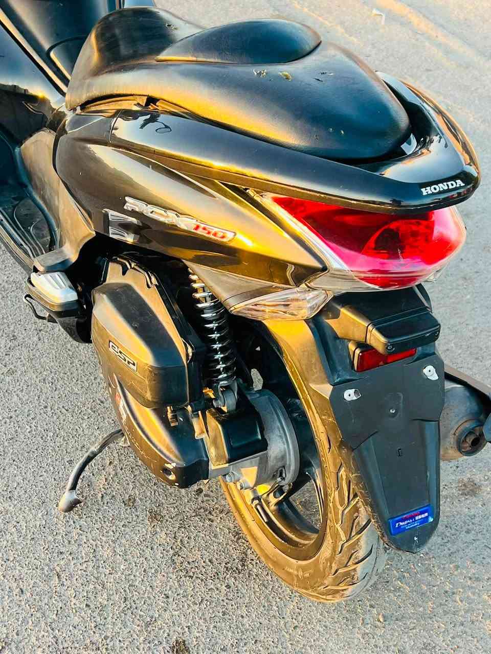 دراجه pcx 150  جيل الاول البيع السعر 1450
***********
