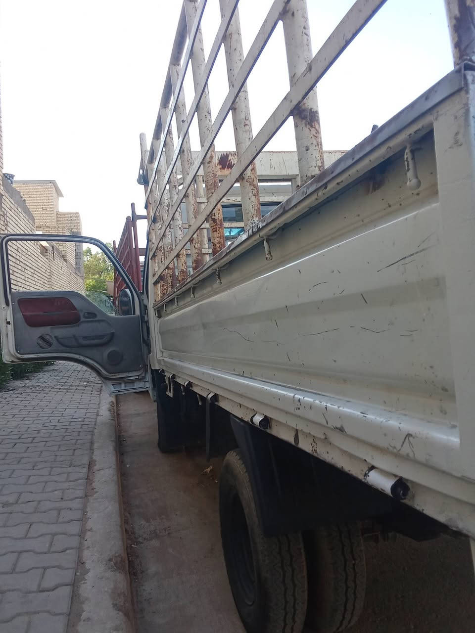 السلام عليكم كيا ام عيون موديل 2003 رقم بغداد تحويل مباشر سياره جاهزه وخير من الله عنوان بغداد حيور للاستفسار الاتصال ***********
