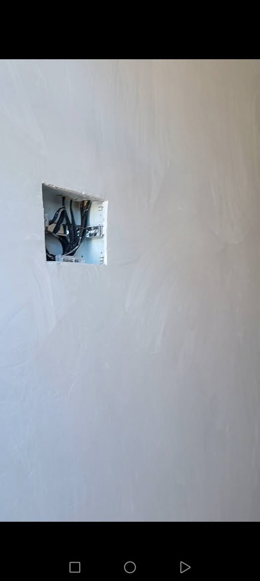 خدمات شارع مقرنص ماء وكهرباء

السعر ٤٧. مليون بي مجال بسيط

المساحه ١٠٠ متر

الخدمات طرمه
استقبال مدخلين
مطبخ كبير  منور
حمام داخلي
غرفه نوم
بيتونه كبيره

بيت جديد
الرضيه رفت
لمجاري
سقف صب مسلح
بيت قيد لعمال
باقي يام قليله يخلص
تستلم مفتاح
لمكان حي البساتين حي صدرين
*********** واتساب
