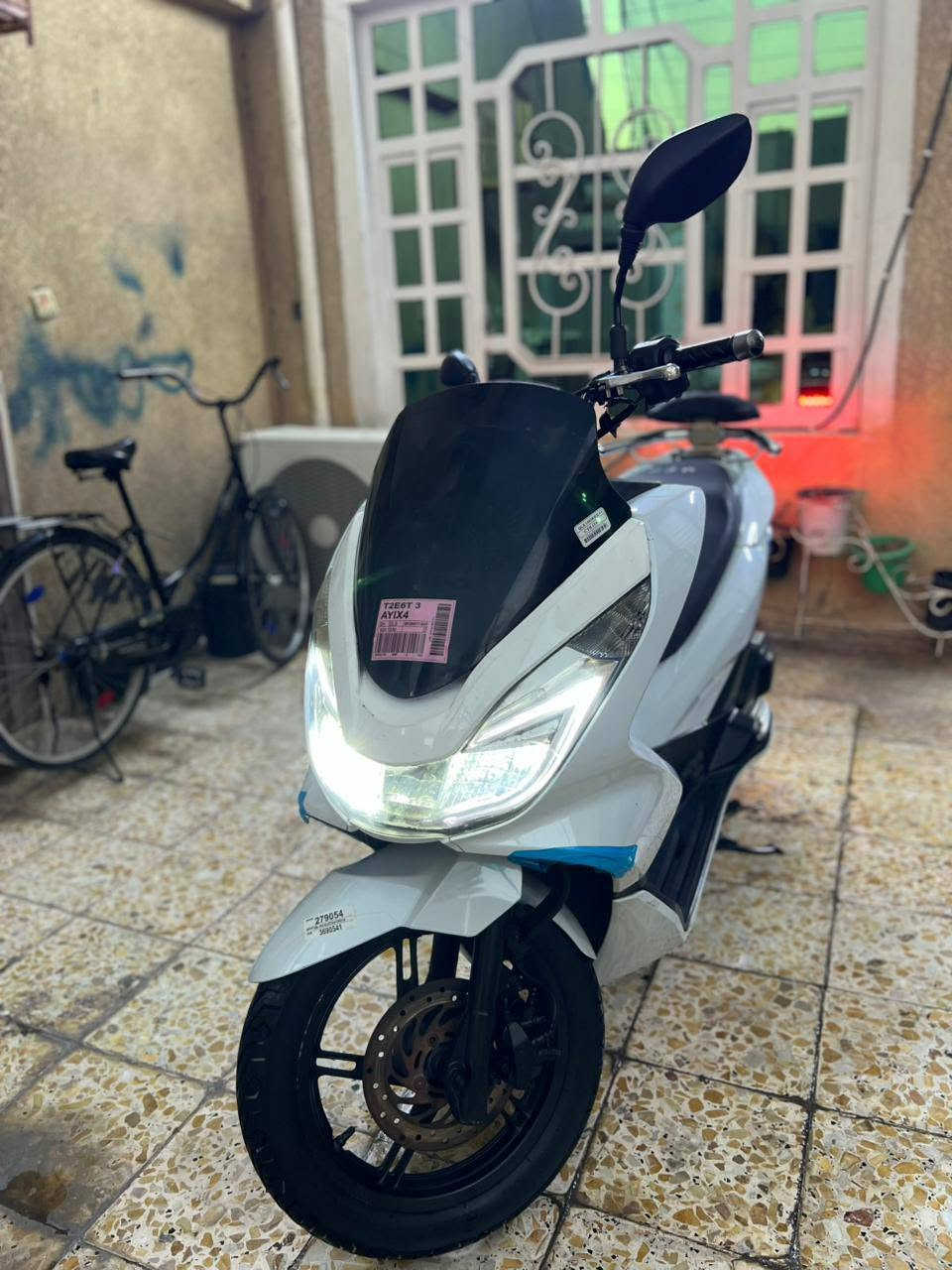 السلام عليكم
واتساب رقم اتصال فقط
دراجه Pcx if ياباني 
دراجه ناعمه جديده حلوه كلشي شغال مابيها اي نقص شوفت عينك تجوه مرايات 
المكينه جديده ناعمه برغي مامفتوح 
العنوان بغداد شهداء البياع 
الرقم ***********
السعر مليون و600ومجال
