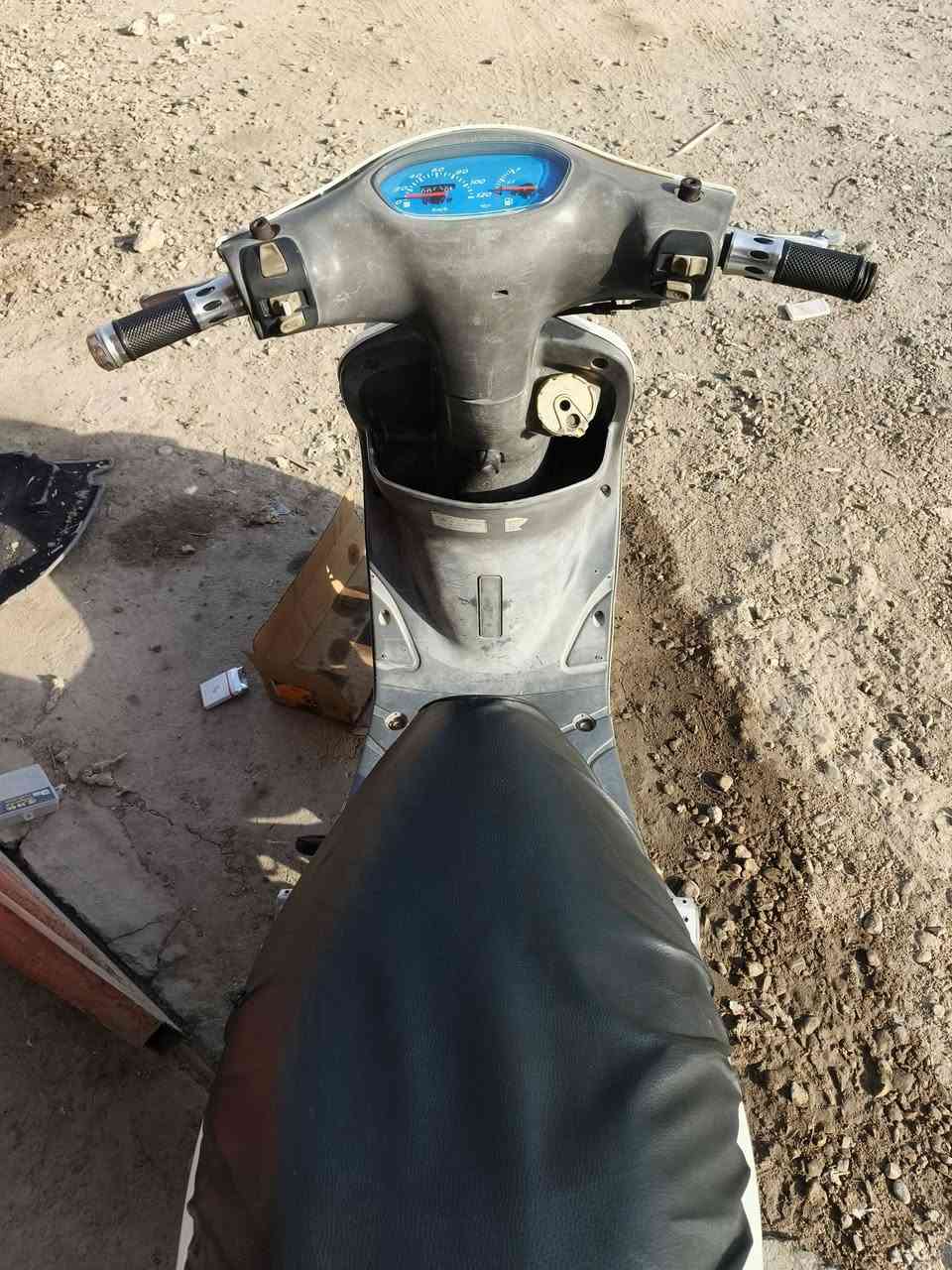 ماكس ابيض مختوم ختم واحد
مكفوله من دهن وبانزين وكفر 
كدام عين 
كلشي شغال بيه ✨سلف كهربائيات بك لايت اشاير 
سعره ٧٥٠
***********
