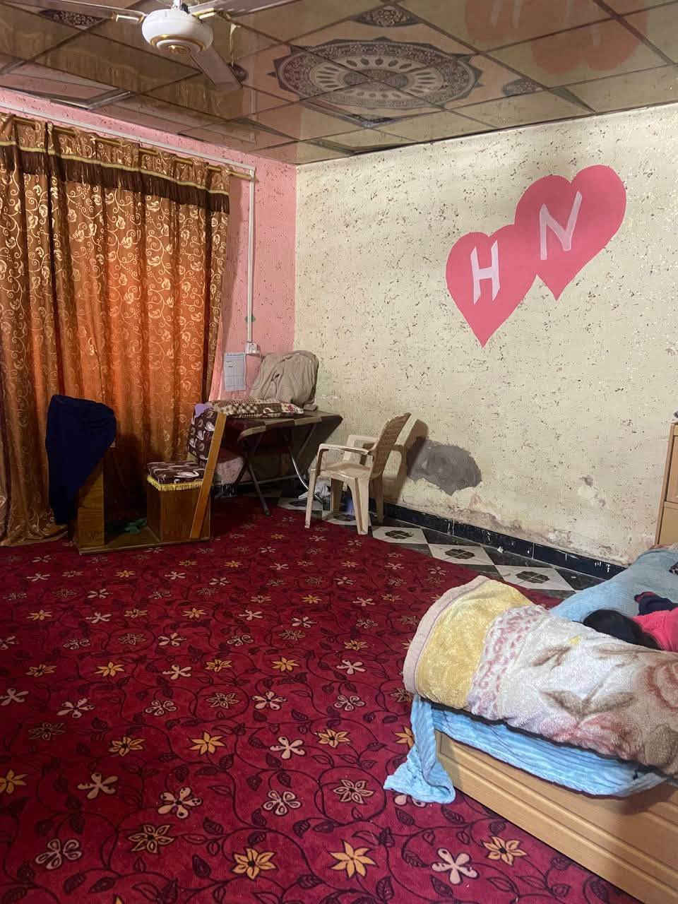 🏡 بيت للإيجار بموقع مميز جداً 🏡
📌 الموقع: حي العسكري الثاني قرب مصور الخالدي
📐 المساحة: 210 متر مربع
📏 الواجهة: 11 متر
🏗️ تفاصيل البيت (طابقين):
🔹 4 غرف نوم (2 بالطبقة الأرضية + 2 بالطابق الثاني) 🪟
🔹 صالة واسعة 🛋️
🔹 استقبال فخم 🛋️
🔹 مطبخ حار وبارد 🍳
🔹 مجموعات صحية (داخلية وخارجية) 🧼
🔹 طارمة واسعة 🚗
✨ مميزات إضافية: موقع خدمي وقريب من السوق والخدمات، جاهز للسكن فوراً!

للاستفسار يرجى الاتصال على الرقم ***********
