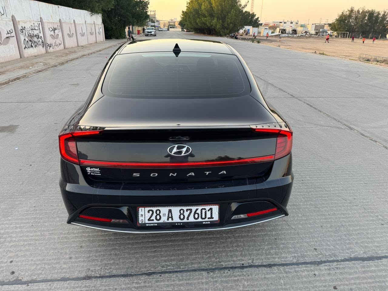 السلام عليكم  
سوناتا معوقين وكاله عامه مطلقه  (2023 وارد امريكي )
ماشيه 130k  حادثه قطعتين جملغ وبنيد (رقم نجف )
سوناره بل منشور 
نص فول عده لبصمه ولبني راما
سياره فول تحكم
مري شاره
نضام قياده
تحديد مسار
كامره دوار
شاشه جبيره
محرك 2500 تنفس طبيعي
مكينه كير حداديه كله جديد
تخم تاير 
سعر 145 بيه مجال قليل  
***********
