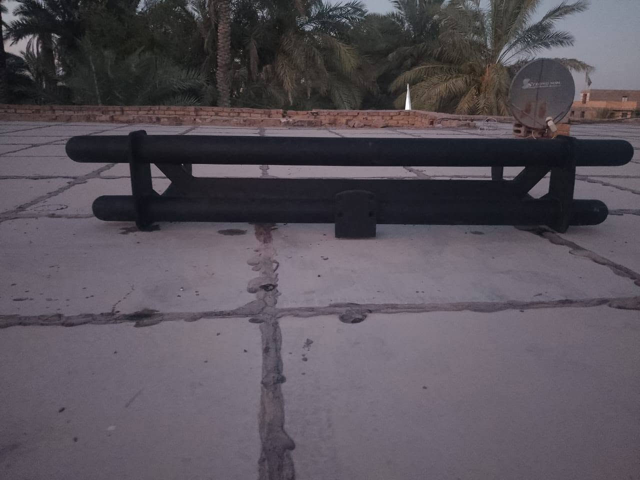 السلام عليكم هاذه درع استاركس للبيع استوني صابغه وما شديته بي بس هاي الخسفه الزغيره ولباقي مابي شي وشد براغي المكان الديوانيه الشاميه السعر 60 وبي مجال ***********
