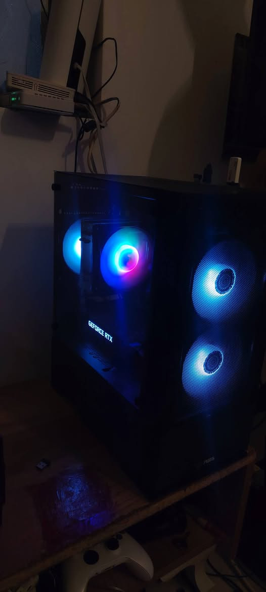 سلام عليكم pc مواصفات بلصوره قبل شهرين أخذته بضبط موجود وصل شراء رايده مليون و100 مع شاشه

واتساب ***********
