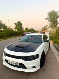 𝐃𝐨𝐝𝐠𝐞 𝐂𝐡𝐚𝐫𝐠𝐞𝐫 RT ✳️🤍 الموديل : [ 2015 ] المحرك : [ v8 / 5.7 ] 🚀 الگير ...