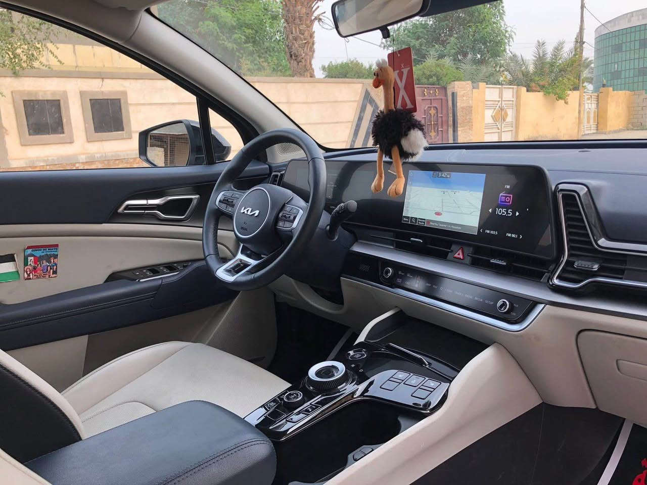 سبورتج 2023 وارد امريكي هايبرد فئة EX 

محرك 1600 تيربو سيارة قوية و اقتصادية جداً 
ماشية 22 الف ميل قابل للزيادة

لون الداخل النيلي و الاوف وايت جلد (نادر و مرغوب)
السيارة ما داخلة اي صيانة فقط تبديل دهن محرك
المواصفات

تدفئة كشنات وستيرن
كروز سرعة
رادار امامي مانع اصطدام
تحديد مسار
نقاط عمياء
حساس جامة امامي
مانع تزحلق
سايد بريك دكمة
اربع  انظمة قيادة
‏SPORT, ECO, SMART, SNOW
فور ويل درايف 
حاكية بلوتوث 
بصمات ابواب 
تشغيل بصمه
تشغيل عن بعد

لايتات لد طاسة
مضخم صوت سستم
حساس خلفي 
كشن سائق كهرباء
منفذ شحن وايرليس و كذلك مخرج شحن في الكشنات 
اشاير بلمري 
توقف ذاتي 
تبريد امامي وخلفي
شاشه دجتال متصل 
كامره خلفيه واسعة 
تبريد بيانو
بوصله
تحكم ستيرن كذلك شفتات 
لايتات لد امامي وخلفي

حادث دعامية امامية و بارد بسيط بخشم البنيد والجاملغ كما في الصور ما مكحل و بيها ايرباك 

السعر 185
مكان السيارة بغداد

‪***********‬ بغداد, العراق
