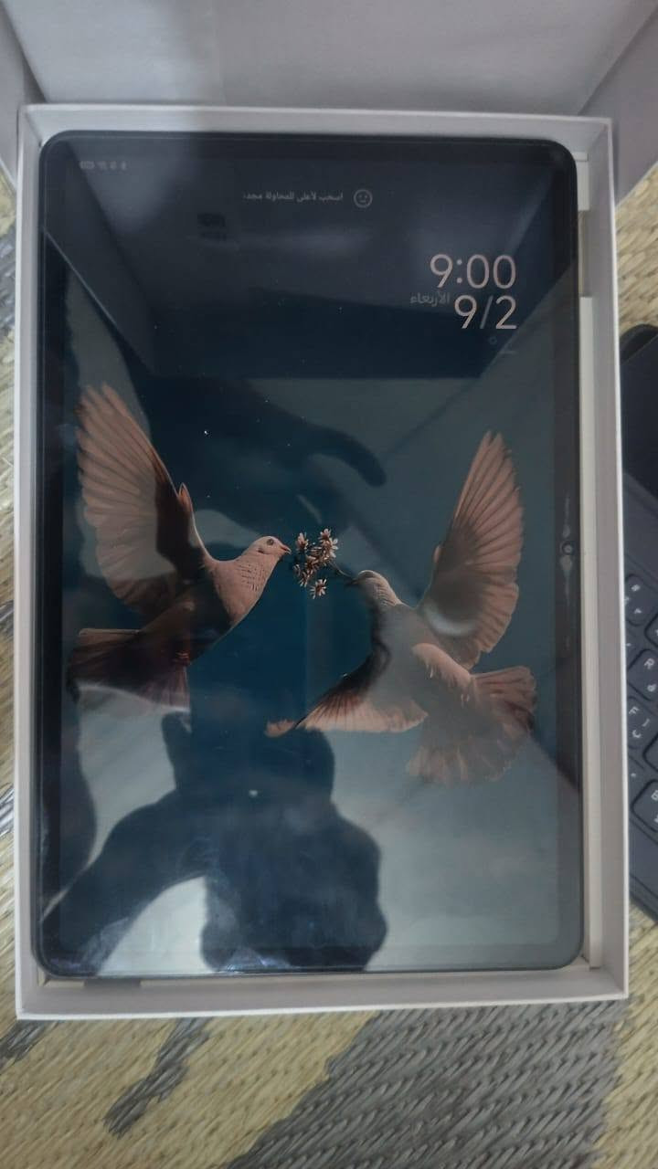 إي حبيبي، الجهاز بالصورة غالباً Redmi Pad 2 من ريدمي. تصميم الكاميرا مطابق، والجزء الثاني بالدائرة هو الفلاش/فتحة ضمن الوحدة، مو كاميرتين. �
ايباد
مواصفاته:
📱 الشاشة: 11 إنش
🖥️ الدقة: 2560×1600
🔄 التحديث: 90Hz
☀️ السطوع: 500 نيت، ويصل 600 نيت بوضع الإضاءة الخارجية
🎨 الألوان: 1.07 مليار لون
⚙️ المعالج: MediaTek Helio G100-Ultra
💾 الرام والتخزين: 4/128 أو 6/128 أو 8/256GB حسب النسخة
📸 الخلفية: 8MP
🤳 الأمامية: 5MP
🔋 البطارية: 9000mAh
إي حبيبي، الجهاز بالصورة غالباً Redmi Pad 2 من ريدمي. تصميم الكاميرا مطابق، والجزء الثاني بالدائرة هو الفلاش/فتحة ضمن الوحدة، مو كاميرتين. �
سعره 440
وبي مجال حق لجيه
***********
