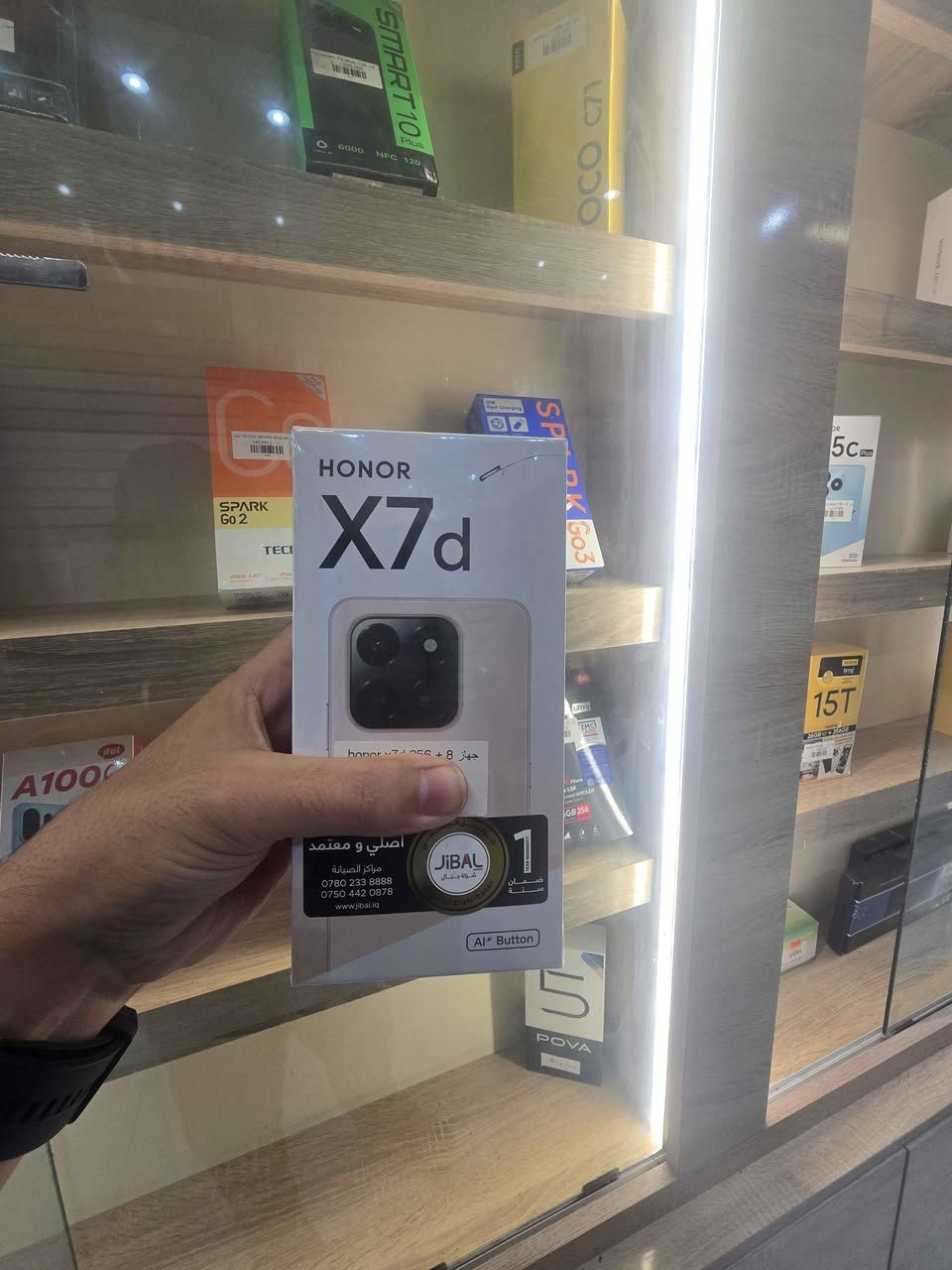 جهاز هونر x7d  جديد ما مستخدم 
سعر البيع  325 الف مع التوصيل  
ذاكرة الجهاز 256GB 
الذاكرة العشوائية 8GB 
للاستفسار مراسله الصفحه او اتصال على 
الرقم  *********** عمارة, ميسان

نص مكتوب في الصور:
- HONOR GO BEYOND مركز محمد أبل HONOR X7d قوة تدوم ... لكل لحظة شاشة كبيرة وواضحة 6.77" TFT LCD HD+ (720 × 1610) معدل تحديث 120Hz معالج قوي Snapdragon 685 (ثماني النواة) كاميرا خلفية بدقة عالية 108MP + 2MP (رئيسية) كاميرا أمامية 8MP ذاكرة وتخزين واسع 8GB RAM 256GB ROM (قابل للتوسعة حتى 1TB) بطارية تدوم طويلاً 6000mAh مع شحن سريع 35W مقاومة للماء والغبار IP65 نظام التشغيل MagicOS 8.0 (Android 14) تصميم عصري وأداء قوي ألوان متوفرة الأسود الفضي الأزرق الأخضر اختيارك الأمثل لجودة و تجربة أفضل بطارية قوية 6000mAh كاميرا 108MP بجودة احترافية شاشة كبيرة 6.77" أداء سلس Snapdragon 685 مركز محمد أبل أجهزة أصلية أسعار مناسبة خدمة ما بعد البيع