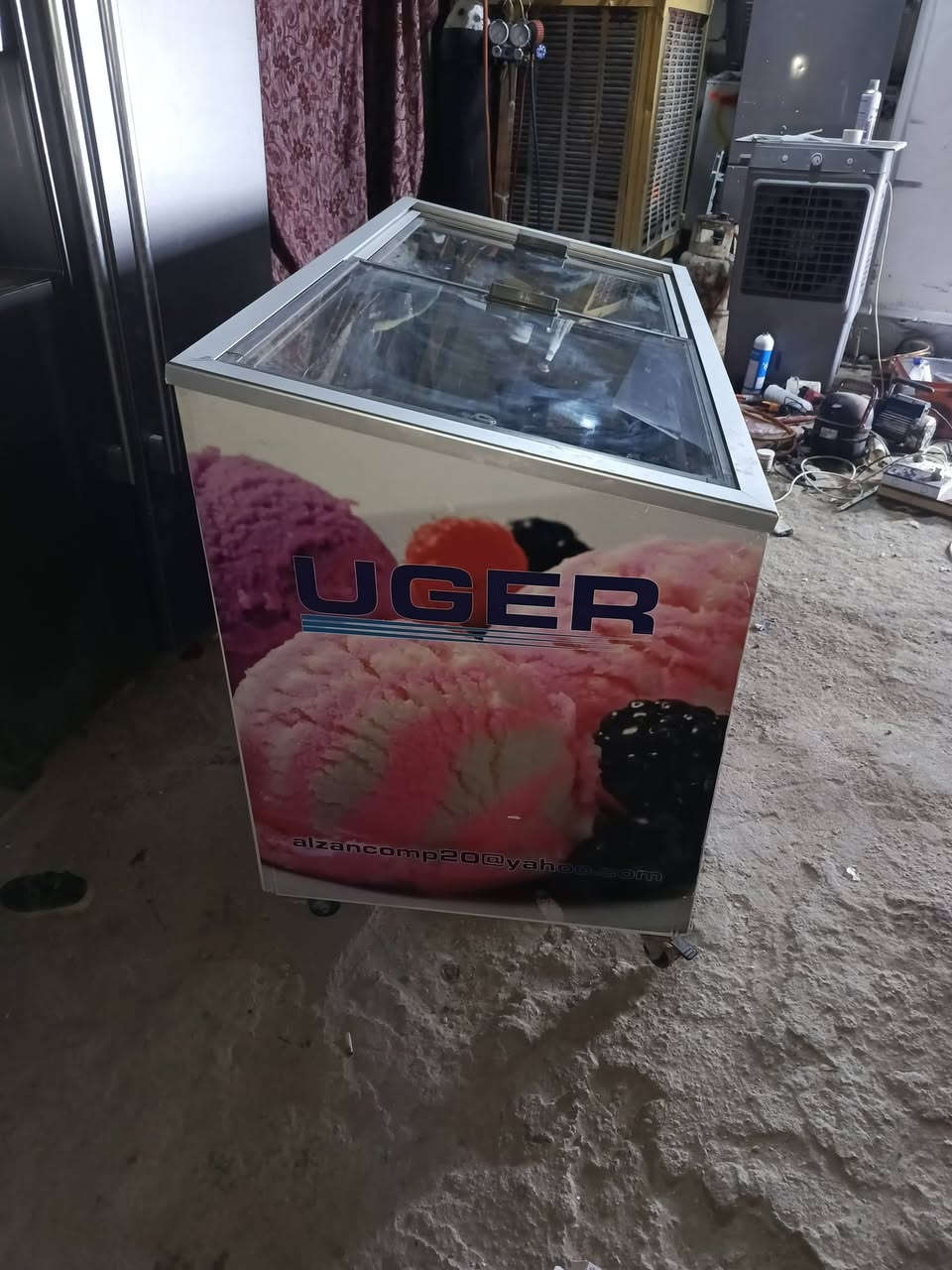 مجمده حلوه حجم كبير نظيفة على فحص تأخذ سعر 165الف مكان بابل القاسم ***********
