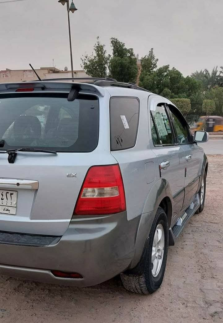 سيارة سورنتو ٢٠٠٧ خليجي جاهزة من كل شي ٦ سلندر محرك ٣٨٠٠ تبريد رقم بغداد مصبوغة حزام للجمالية . كير محرك مكفولات . سعرها ٨٣ وبيها مجال. وهذا رقمي ***********

