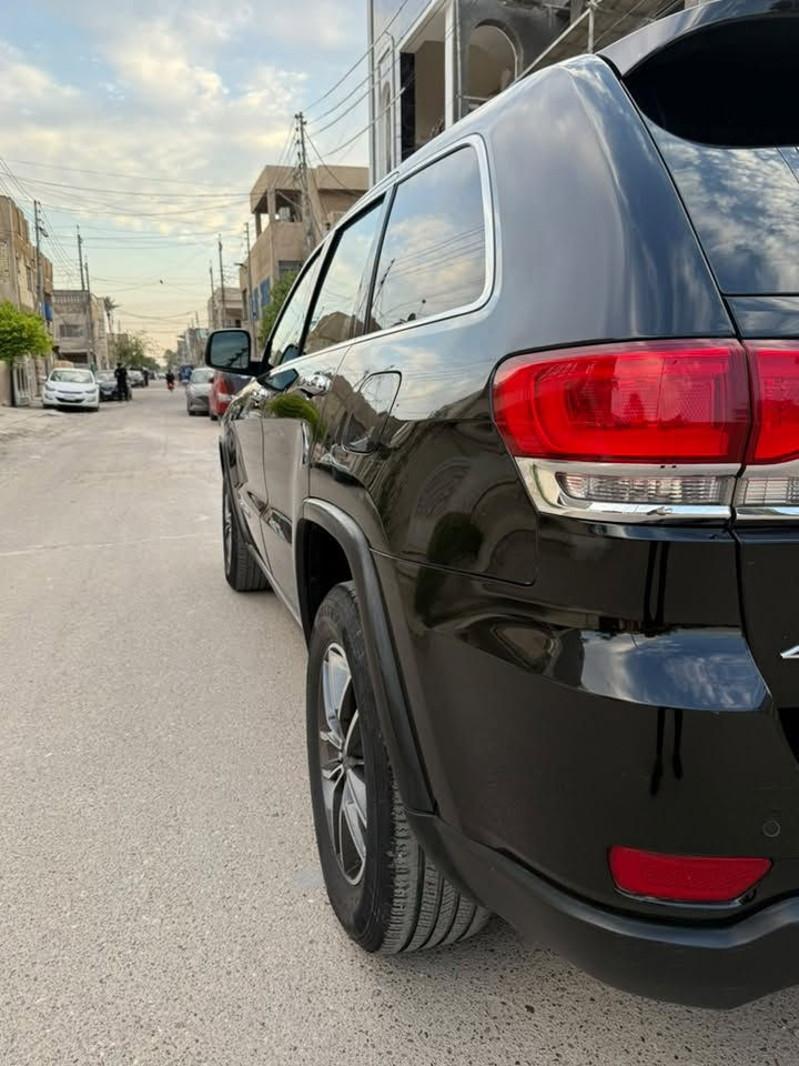 سلام عليكم
للبيع جيب لاريدو موديل ٢٠١٩ رقم أنبار 
فول عدى الفتحه حادثها چاملغ وبنيد
السعر 165 للاتصال
***********
