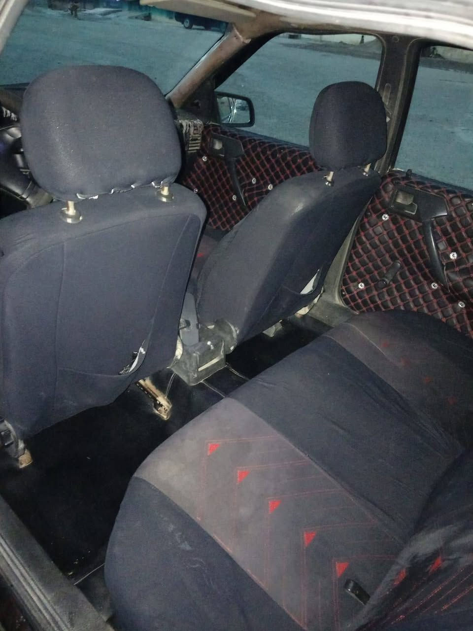 السلام عليكم
فتكرا للبيع  موديل 92محرك 16 شرط محرك وكير باتري جديد تواير  وطخم جديد دوشه جديد  سعر  38:بيها مجال 

مكلف بل نشر ***********.
