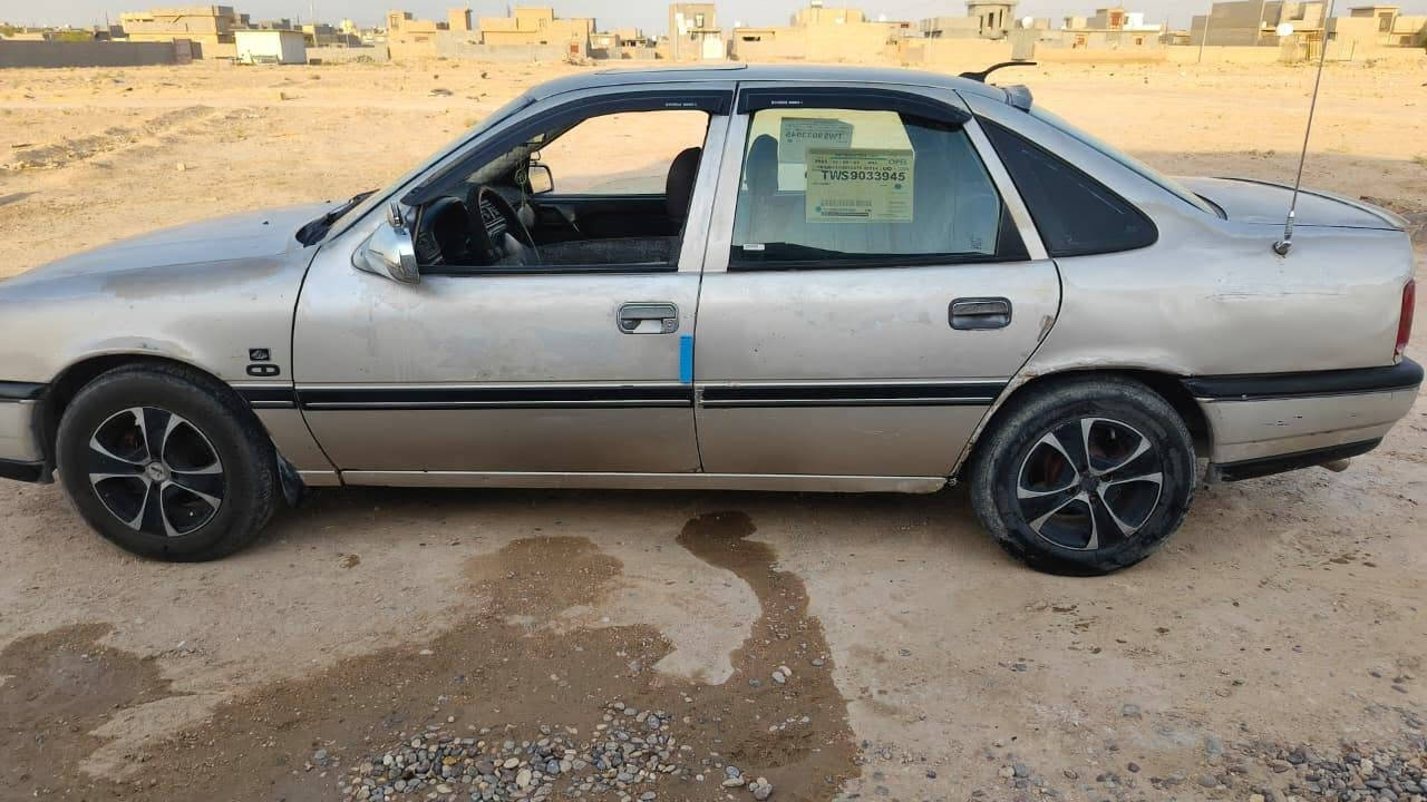 سلام عليكم.
اوبل فكترا للبيع 
موديل 1995
حجم المحرك 2000
سياره بلاديه جارده 
المكان الانبار فلوجه 
السعر 33 قابل للتفواض 
الرقم ***********
