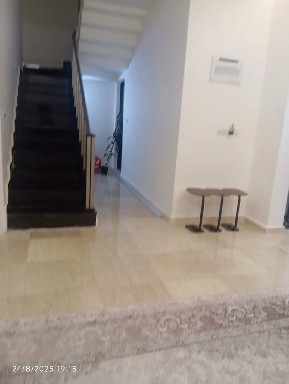 🏠 دار للبيع – منطقة ياسين خريبط / الزون الأول
📍 الموقع: منطقة ياسين خريبط – الزون الأول، قرب حدائق ياسين خريبط
📐 المساحة: 200 م²
🏢 طابقين
🛏️ 6 غرف نوم
🛋️ صالة
🍳 مطبخ
🚿 صحيات
🛋️ استقبال
🚗 كراج
🛣️ شارع رئيسي بعرض 20 متر
🪑 الدار تُباع مع الأثاث بالكامل
💰 السعر: 650 مليون
📞 للاستفسار والاتصال:
***********
***********
