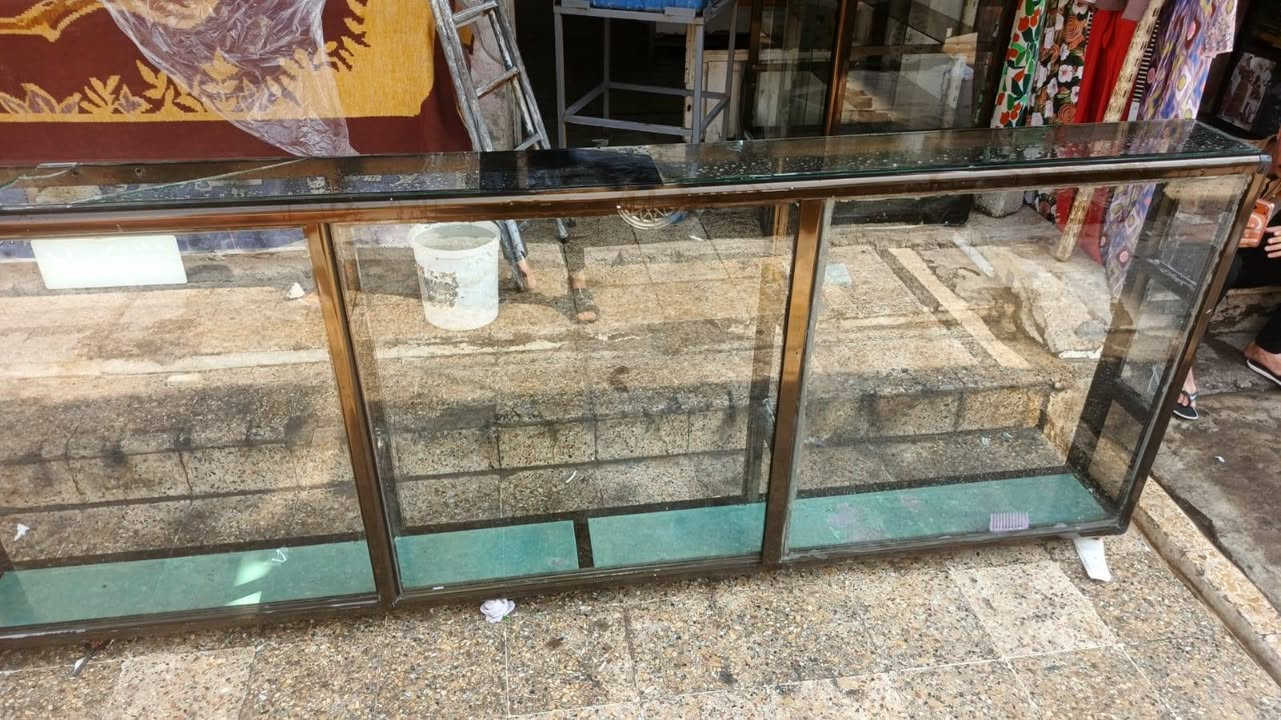 السلام عليكم جام خانه عارضات للبيع السعر ثنينهم150 عنواني موصل جانب الأيسر للتواصل ع الرقم ***********
