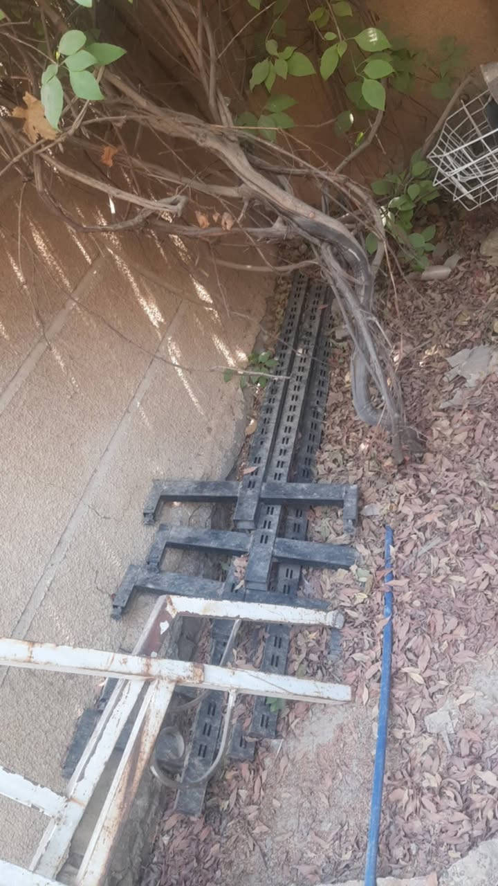 رفوف للبيع نضاف مابيهن لا كسور ولا شي بس غسل
رف جداري بالحايط بس مايندك يعني يكعد قواعد وبراغي ويكعد وسفينة وسطية هم حلوة وسلات مال جباسة 
السعر باليرضي الله انطي سعر واني اطبلك 
مكاني شهداء السيدية 
محمد ***********
