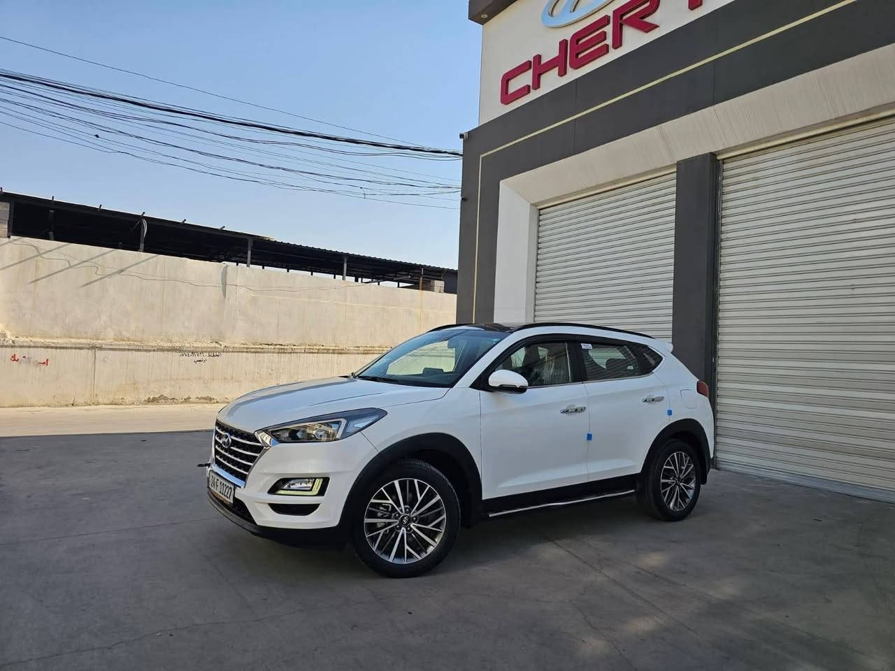 للبيع السعر 115$
توسان 2020 
خليجي  فول مواصفات 
سياره بيه صبغ حزام بيه جفيه بسيطه ومعمره درجه اول 
محرك گير على وضع الشركة برغي ممفتوح بيهن  محرك 2000 دوش حدادية جديدة تخم تاير جديد السيارة كلشي متصرف عليه جاهزه
ماشيه 62 كلم استخدام شخصي 
 
مواصفاتها :

  بنوراما ، بصمة تشغيل وبصمة بيبان تبريد قطعتين 
كشنات جلد بقلاوة ل كشنات كهرباء
شاشة  كامرة دوارة تحكم ستيرن
 صاج داخل السيارة لايت لد ، مري شفط
ترحيب وشفط المري عند الاقتراب  
، ويل كب حجم ١٩   بردة خلفية ثلاجه بالجكمجه 
حساسات امامي وخلفي اصلي 
إضاءات لد باليدات كروس سرعة شاحن لاسلكي 
رقم السيارة دهوك مميز الجديد وهزه جديدة 
مكان السياره الموصل 

السعر جدا مناسب 115$وبيها مجال بسيط 

رقم التلفون ☎️
***********
