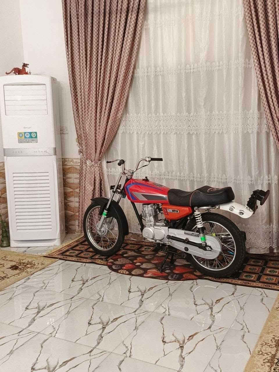 السلام عليكم
اربعه كير تعمير الشاصي 25 اسكنر وباقي التعميره كله 25 نامه اصلي نضيفه الدراجه ومامتعوبه ب650 وبيه مجال قليل الرقم ***********
