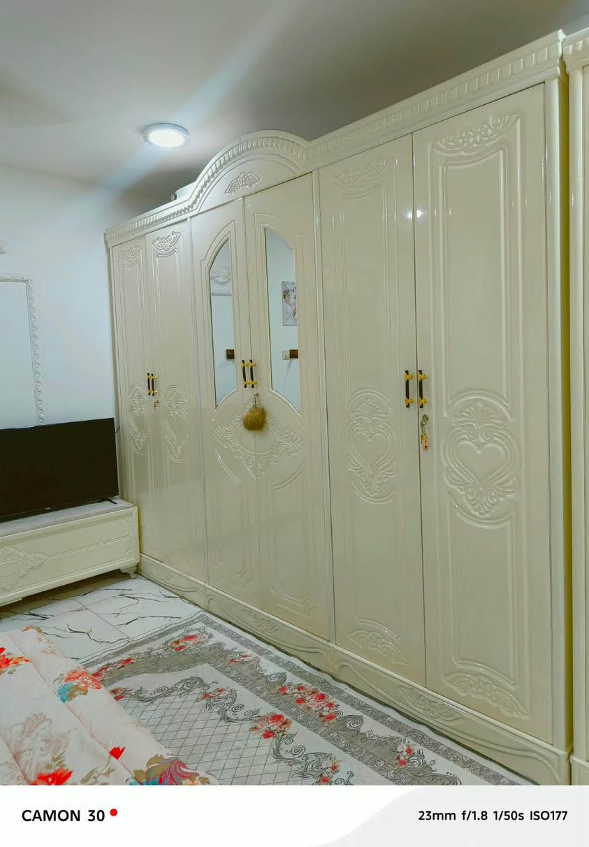 سلام عليكم غرفه نوم عراقيه درجه اولى استعمال قليل مكاني كربلاء. قرب فلكه الثوره 
*********** Singapore

نص مكتوب في الصور:
- CAMON 30 • 23mm f/1.8 1/50s ISO215
- CAMON 30 • 23mm f/1.8 1/50s ISO177
- CAMON 30 23mm f/1.8 1/50s ISO203
- CAMON 30 23mm f/1.8 1/50s ISO280
- CAMON 30 23mm f/1.8 1/50s ISO240