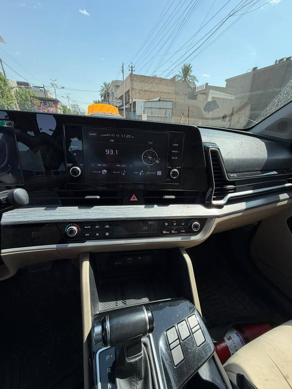 السلام وعليكم عندي كيا سبورتج وارد خليجي 2023 مابيها صبغ فقط كارت بالتكمه صفحه السايق شي بسيط وبيها شوي بارد بالباب الخلفيه جدا بسيط  
ماشيه66 الف 

4 سلندر
القوة: 155 حصان
ناقل حركة: أوتوماتيك 6 سرعات
الدفع: أمامي
عدد المقاعد: 5
تشغيل بصمة
تشغيل عن بُعد
شاشة ترفيه
Apple CarPlay
Bluetooth
USB + Type-C
شحن لاسلكي
كاميرا خلفية
حساسات أمامية وخلفية
Auto Hold
تحكم بالمقود
مرايا كهربائية
مثبت سرعةV
مانع انزلاق
تبريد أمامي وخلفي
مقاعد تدفئة
اربعة انظمه للقياده
رقم سياره اربيل وباسمي 
اي استفسار ***********
او***********
