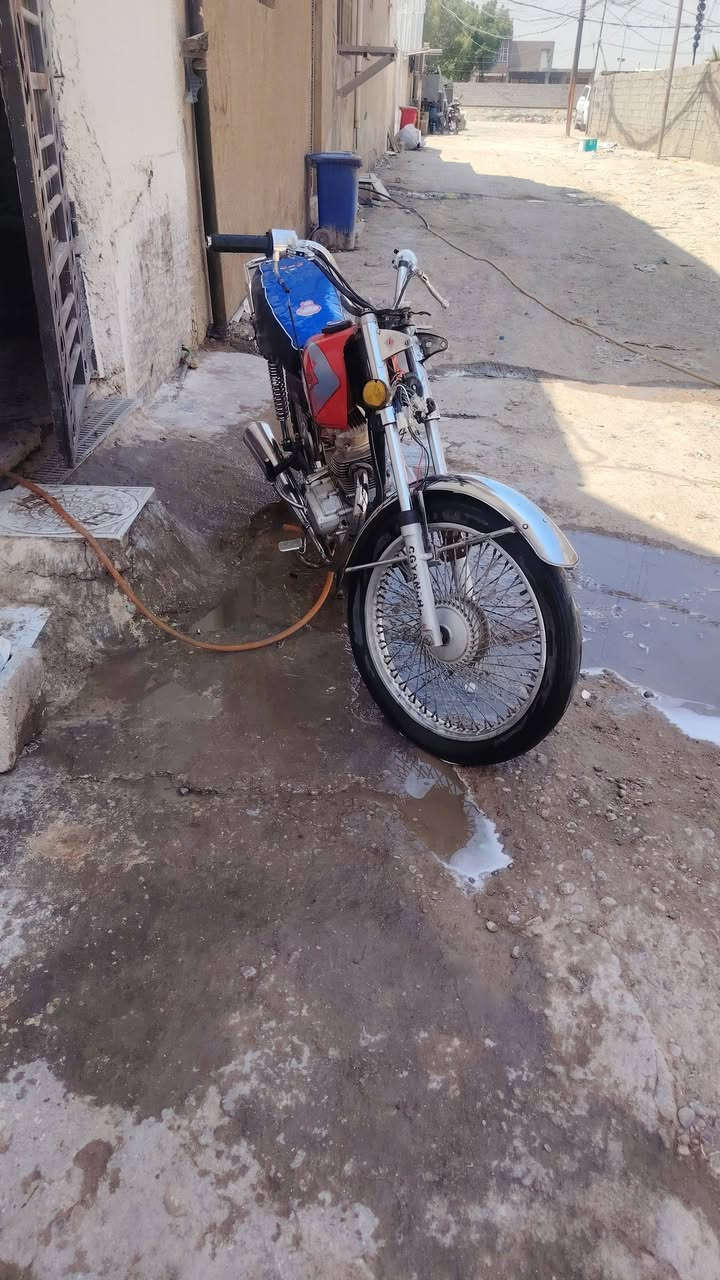 دراجه للبيع ايراني 4 قير السعر 150 وبيها مجال. ***********
