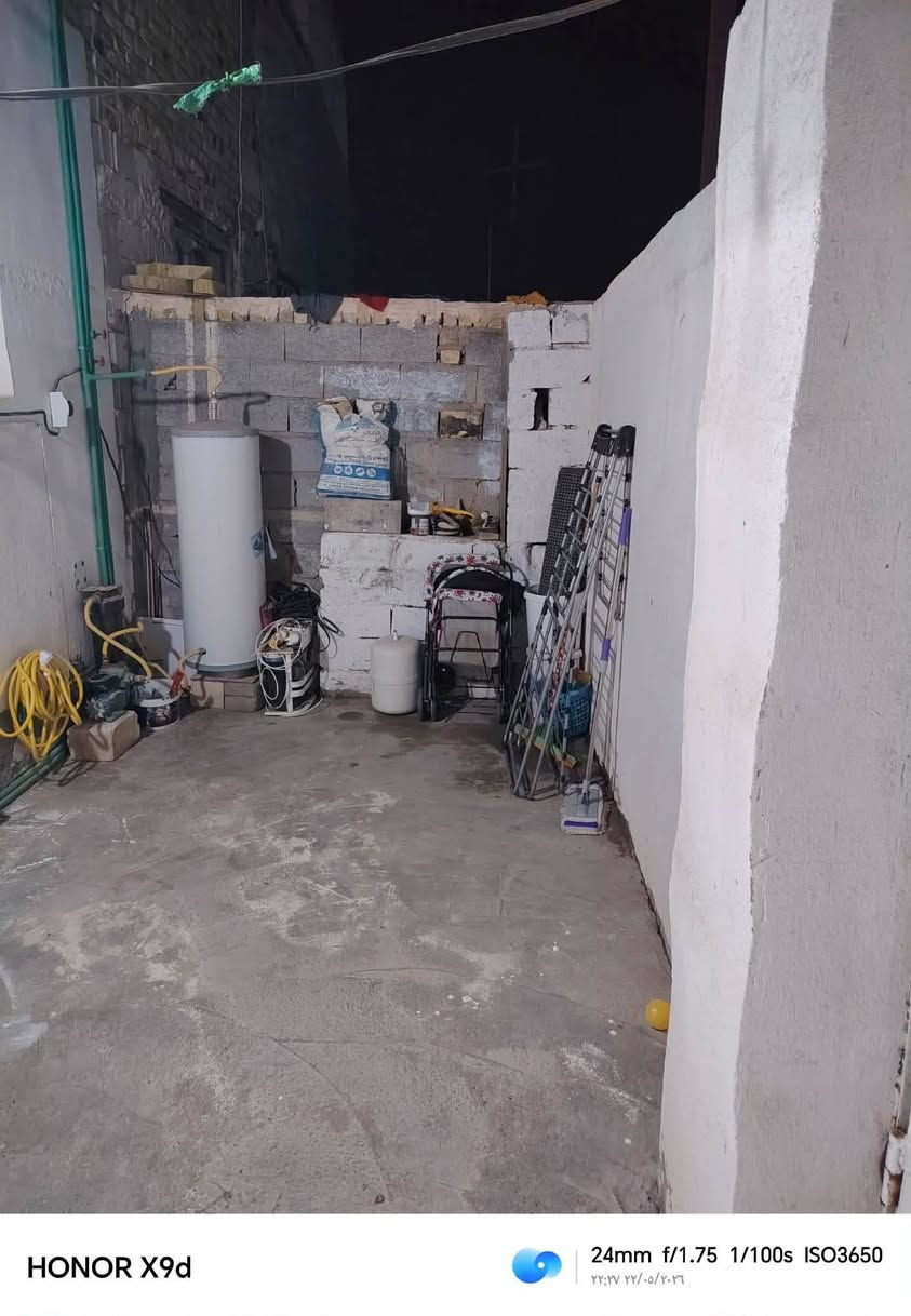 للبيع المساحه ٥٠ متر 
الموقع ✅ نجف شارع الصب مقابيل شارع السبيس خلف مدارس در النجف طابو زراعي سند ٢٥ مشمول بلتطويب 
يحتوي على 
(( غرفه وصاله مطبخ وصحيات وطارمه ))
البناء بلوك درجه اولى 
والاساس صب كونكريت,,والسقف عكاده
السعر 20 وبي مجال ***********
