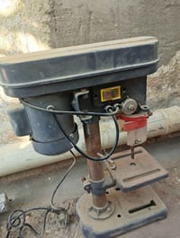 سعره 100 جديد ما مستعمل 07881600078