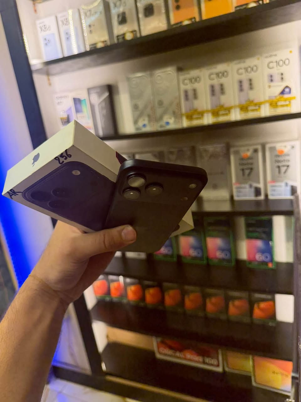 آيفون ١٧ برو ماكس • ٢٥٦ • بطارية ١٠٠٪