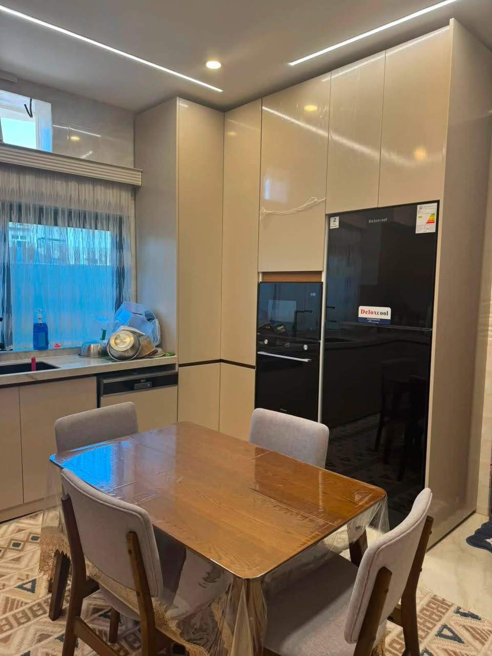 🏠دار صفر بناء حديث
   موقع مميز للبيع بناء ٢٠٢٦ 
~~~~~~~~~~~ 
بيت ١٥٠ م  ركن  طابقين  
طابق الأول مطبخ حار وبارد 
هول 
استقبال 
صحيات 
غرفة نوم 
حدائق داخلية  عدد ٢ 
مع نافورة / مغربي / ابواب شبابيك المنيوم/ درج بيانو/ نظام بوكسات 
سنة البناء ٢٠٢٦ 
طابق ثاني ٣ غرف نوم  
حي الواسطي 
/ قرب محطة الواسطي 

~~~~~~~~~~~

~~~~~~~~~~~

~~~~~~~~~~~
💸السعر :علق تم يوصلك السعر 
~~~~~~~~~~~
~~~~~~~~~~~
للاستفسار اكثر الاتصال على
***********📱
~~~~~~~~~~~
نستقبل جميع العروض 
🏠السكنيه  🏛️التجاريه
مكتب عدن بدايه سايدين عدن مقابل مجمع جوهره
