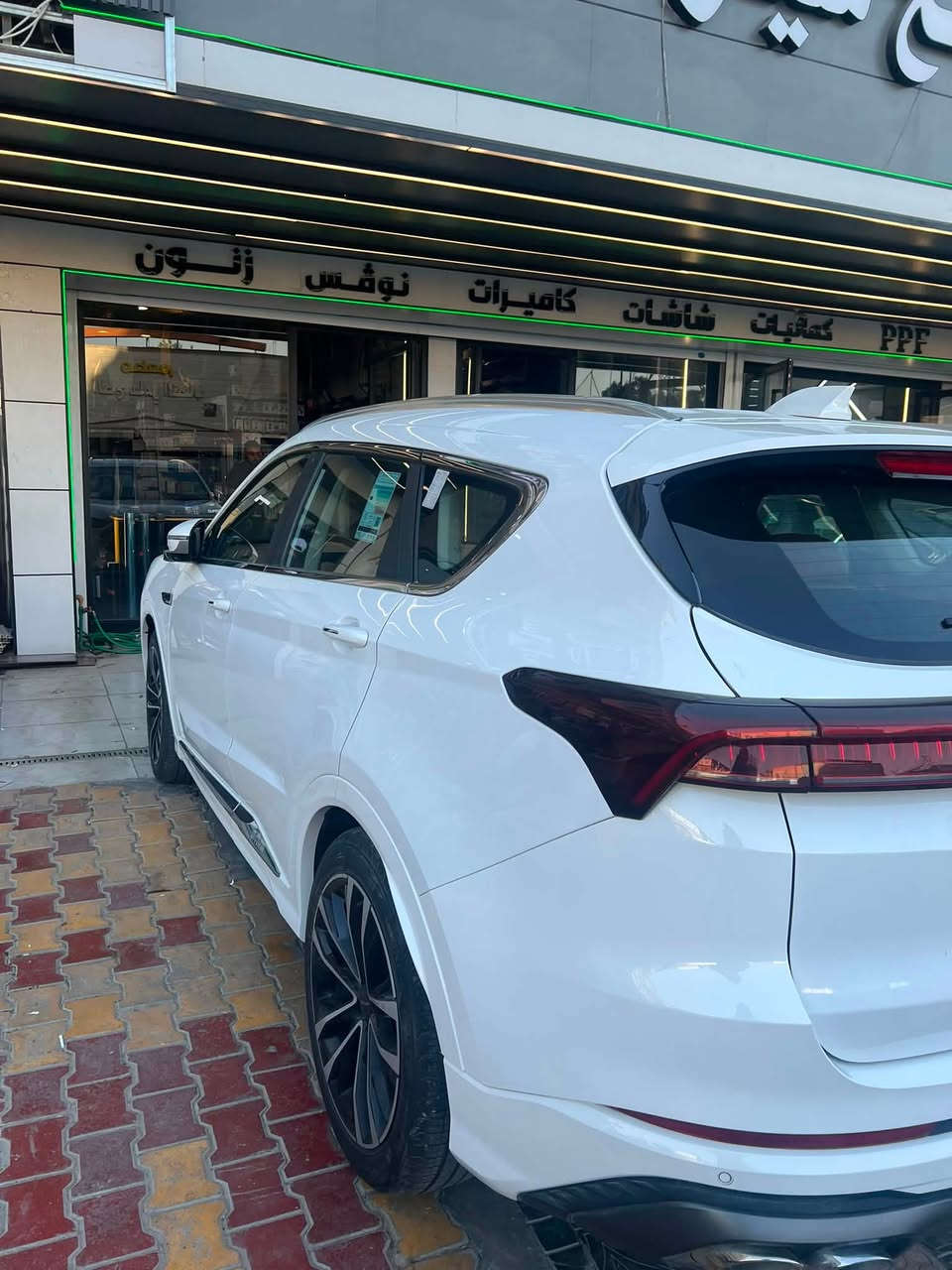 🚘 للبيع | Jetour X70 Plus Luxury 2024
✨ فئة Luxury | 1.6 Turbo

📅 موديل 2024

📍 متوفرة في بغداد

🛣️ ماشية: 43,000 كم

🔥 المواصفات:

• محرك 1.6 Turbo

• قوة 197 حصان

• عزم 290 نيوتن متر

• جير 7 سرعات DCT

• دفع أمامي FWD

• 7 مقاعد

• جنوط 20 إنچ

• بانوراما

• كاميرا 360°

• حساسات أمامية وخلفية

• رادار ومثبت سرعة متكيف

• تحذير مغادرة المسار

• مراقبة النقطة العمياء

• تحذير التصادم الأمامي

• فرملة طوارئ

• 6 Airbags

• مقاعد كهربائية

• تبريد وتسخين المقاعد

• ذاكرة مقعد السائق

• شحن لاسلكي

• إضاءة داخلية

• Auto Hold

💎 سيارة عائلية فخمة، واسعة، قوية ومواصفاتها عالية جداً بالنسبة لفئتها.

📞 للاستفسار والتواصل:***********

او خاص
