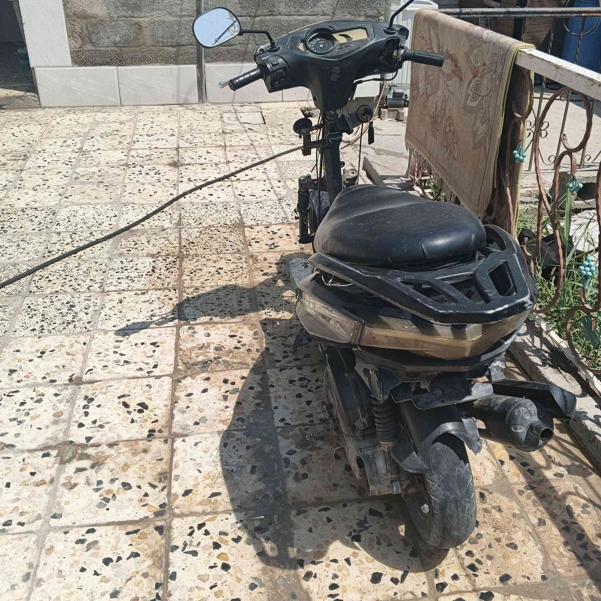 دراجه سكنس صيني بس المحرق مال ماكس كامله بس نقص البيهاا كفرات او كاطعه ناريه فقط السعر 150 او بيهاا مجال المكان ديالى بعقوبه الرقم ***********
