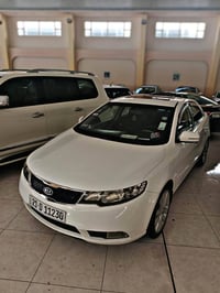 🚗 كيا سيراتو موديل 2012، گير أوتوماتيك  🔹 ماشية بس 115 ألف كم  🔹 جامات...