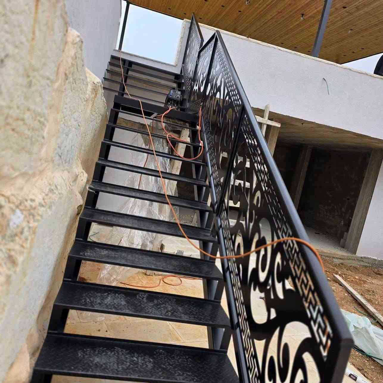 حداد متنقل • ابواب شبابيك • لحام وتصليحات