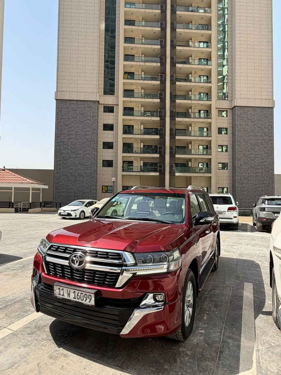 سلام عليكم 
لاندكروز موديل ١٦ بريم فول مواصفات بيها صبغ جاملغ خلفي + باب سيارة جديدة جدا 
سونر مرفق بالمنشور 
ماشية ١١٩ الف مشي حقيقي 
تخم تاير جديد
السعر ٣٧٥$
مكان السيارة علي صالح مقابل مرور الطوبجي
