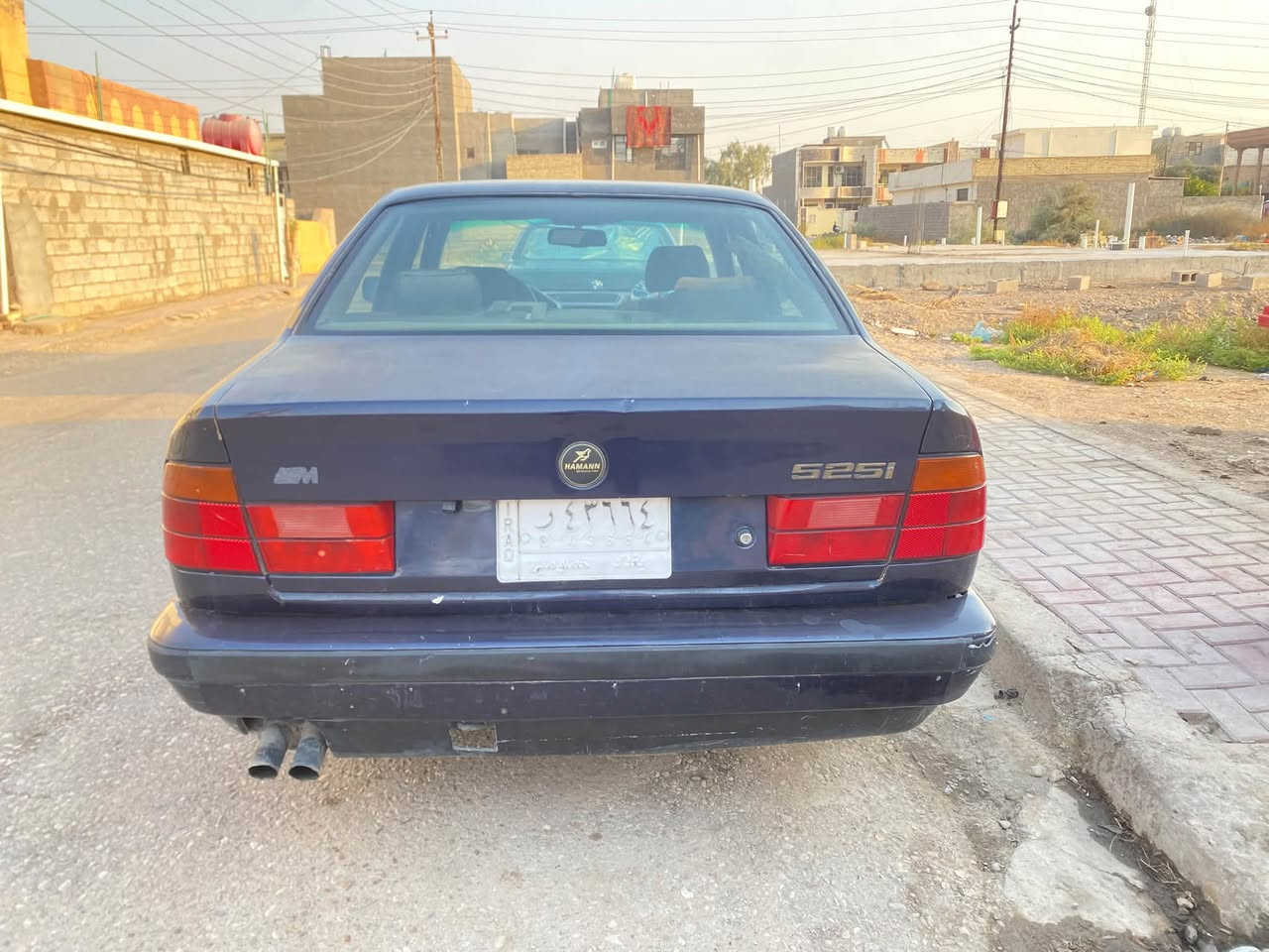 السلام عليكم 
بي ام 525i اصل مسكر عدل 

كمل المنشور للاخير وشوف الفديو للاخير يله تتصل واخليك ع راسي 

السياره مال صاحبي مو مالتي وبيها ملاحضات كمل الفديو حت تشوف الملاحضات الي بيها 

موديل ٩١ رقمها بغداد 

السعر ٤٠ وبيها مجال ان شاءالله 

***********
