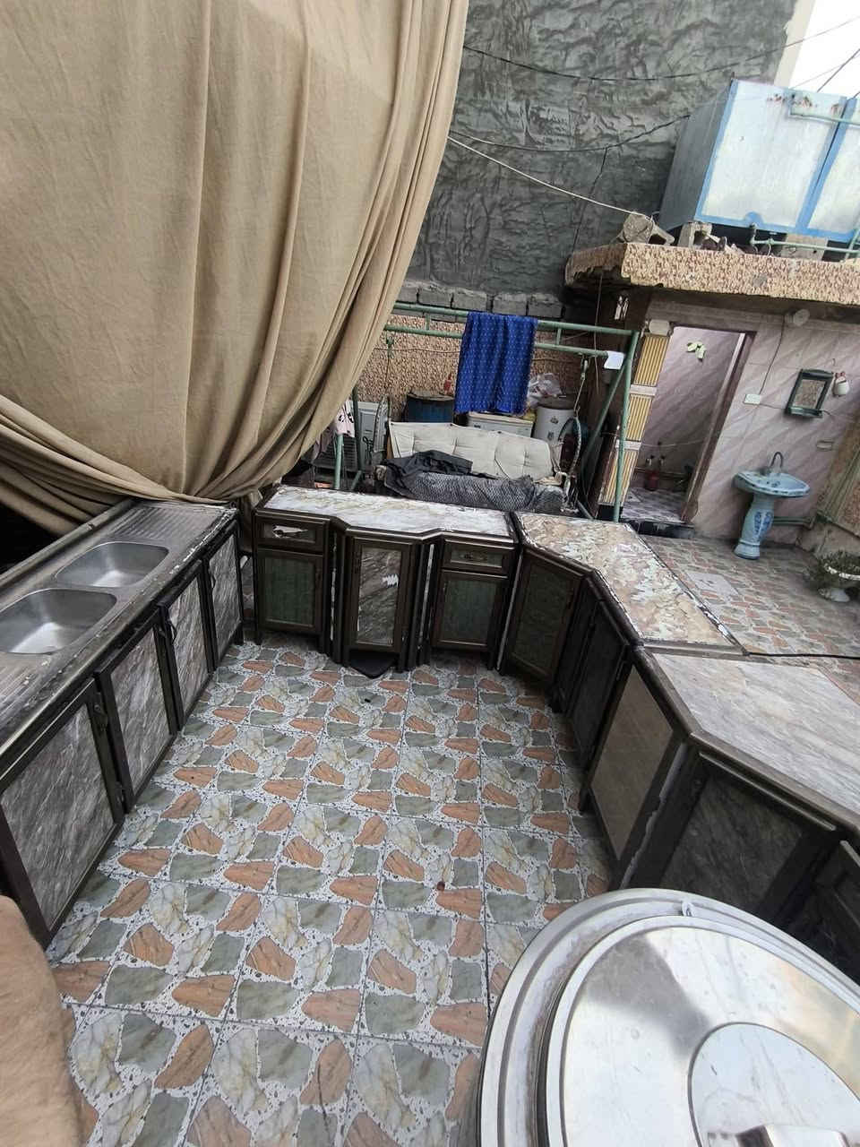 للبيع الكاونتر سعر 350 وعنوان فلوجه حي العسكري رقم *********** للإستفسار
